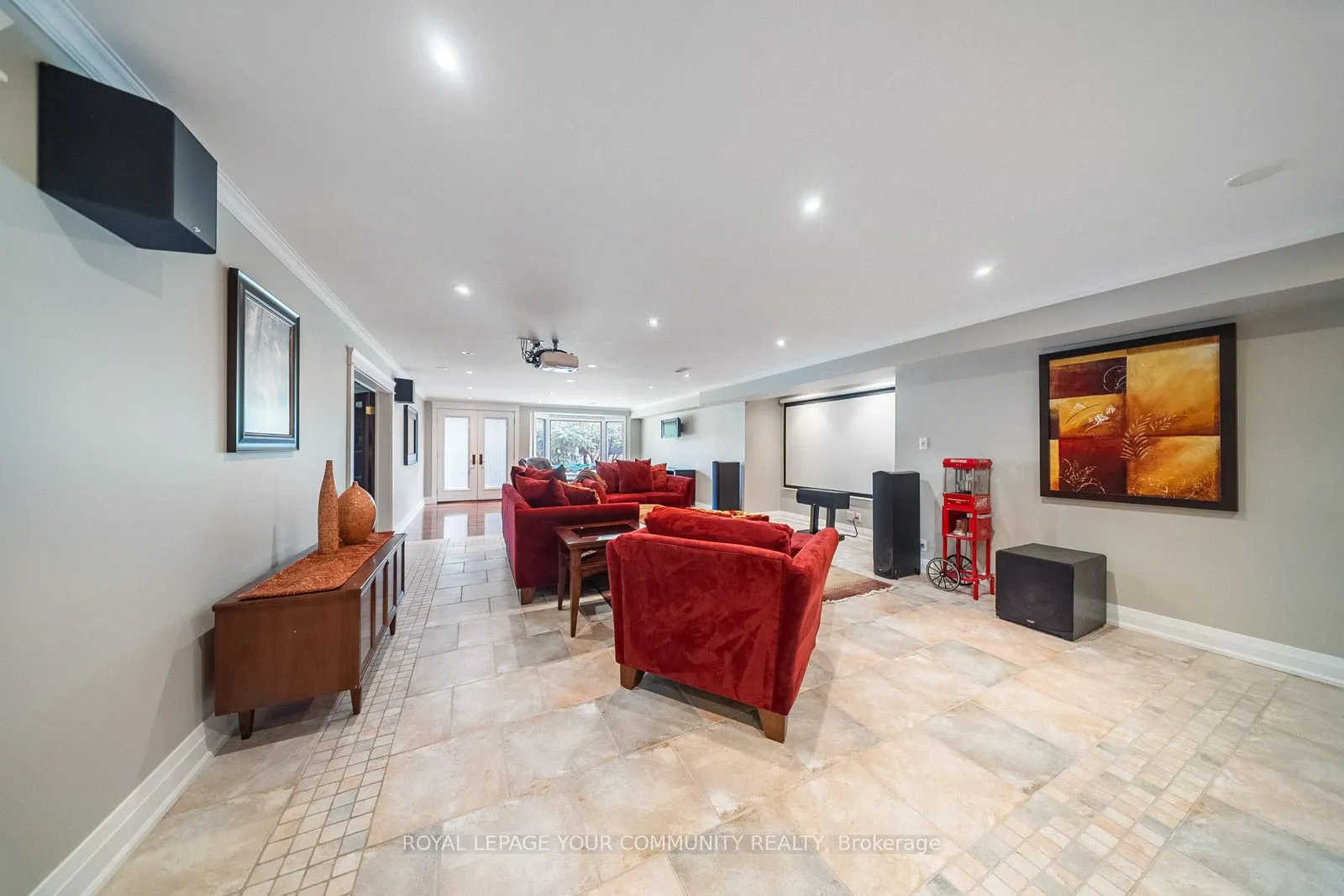 6 Creekside Court