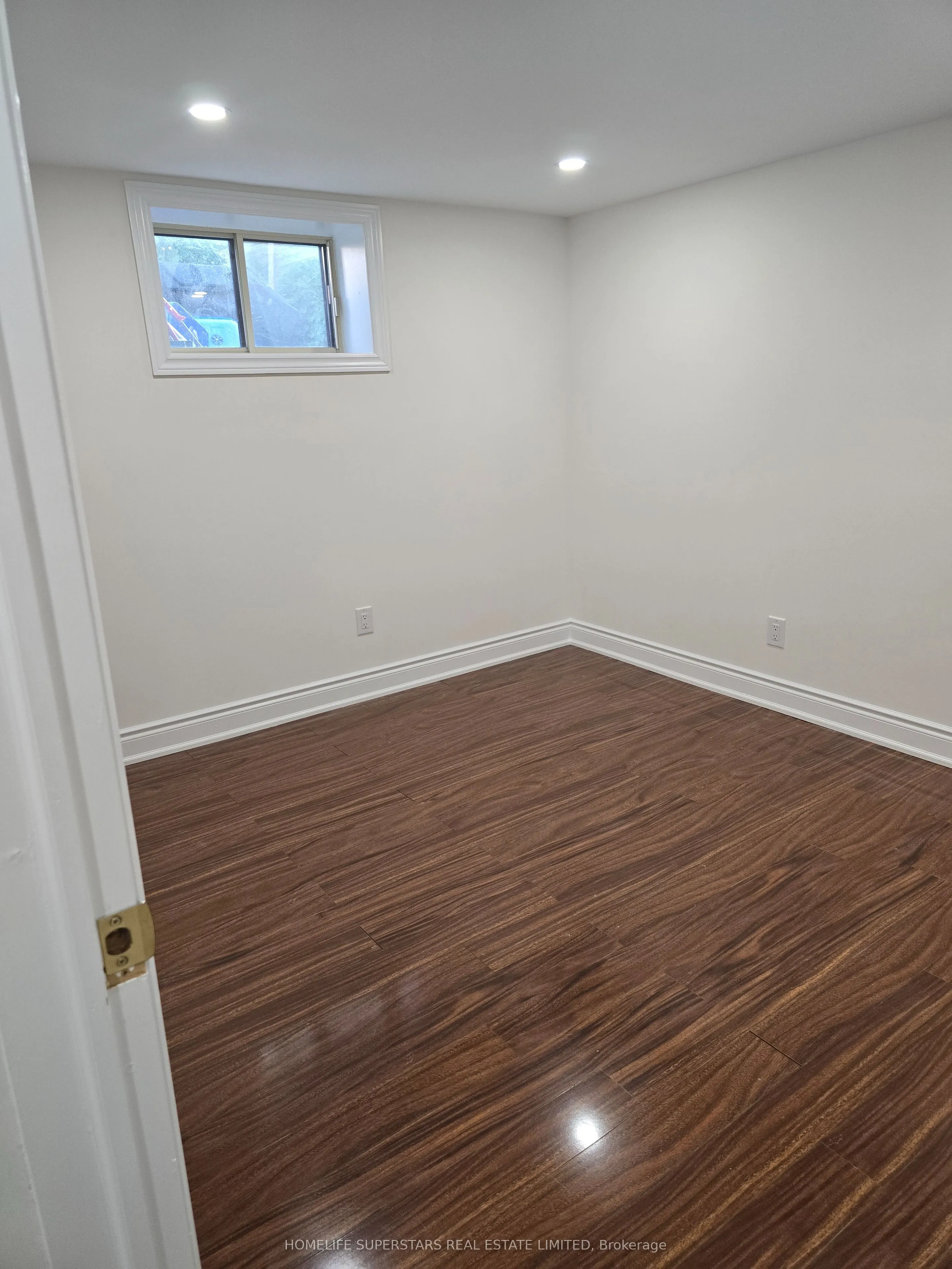 918 Islington (Bsmnt) Avenue