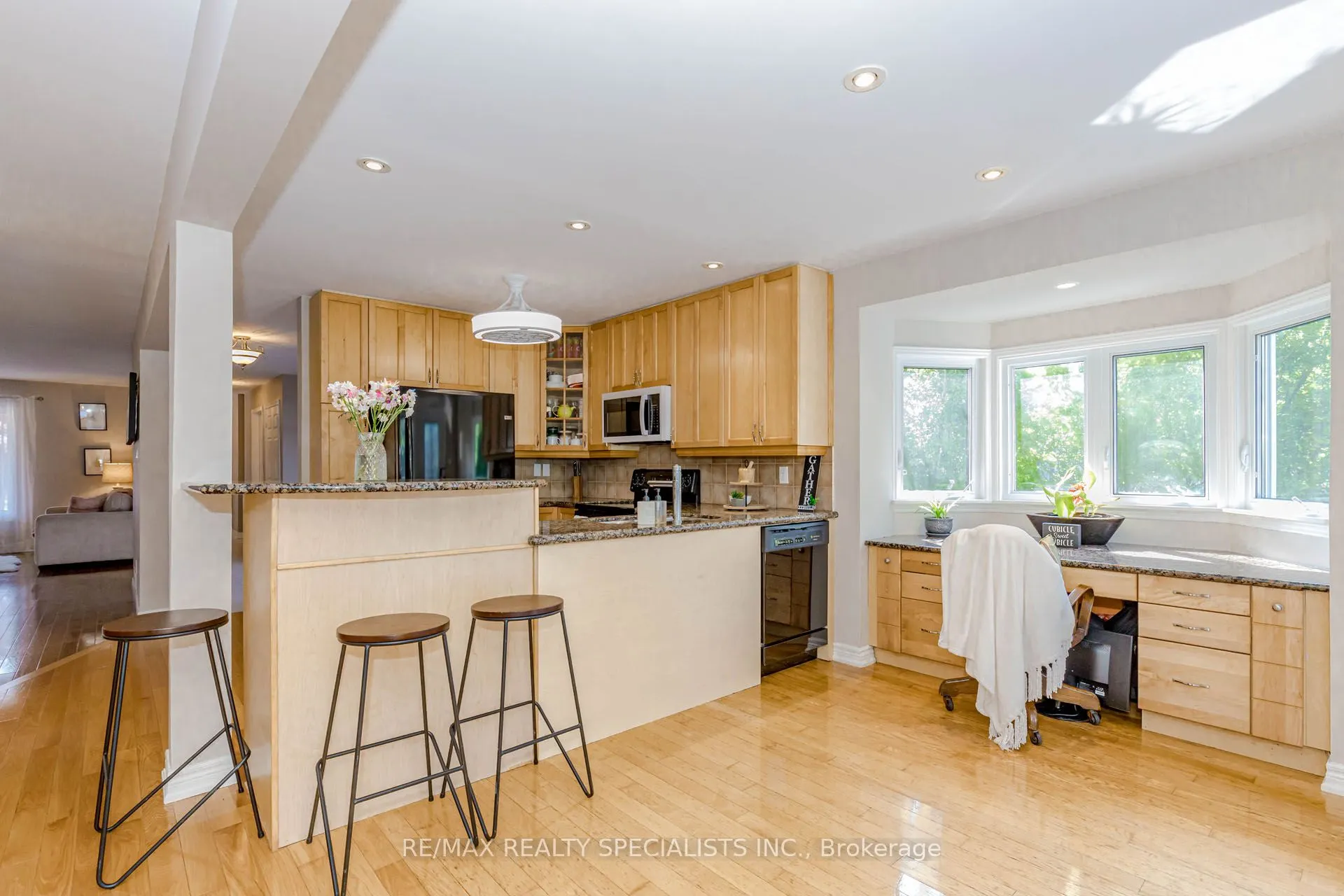 3350 Columbine Crescent