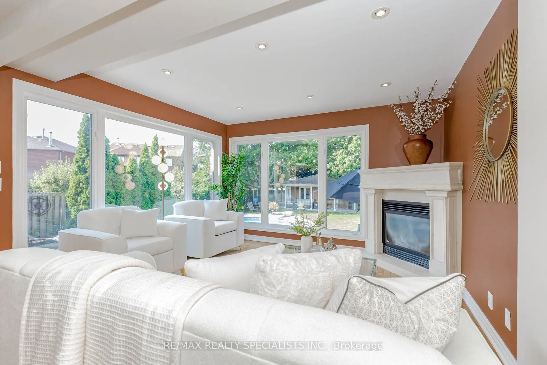 3350 Columbine Crescent