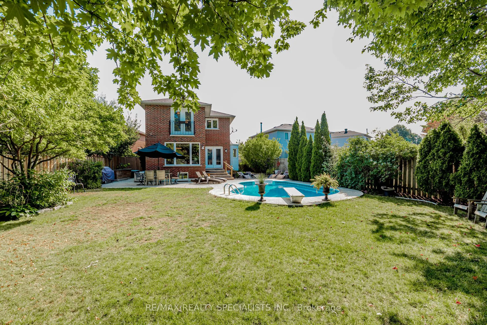 3350 Columbine Crescent