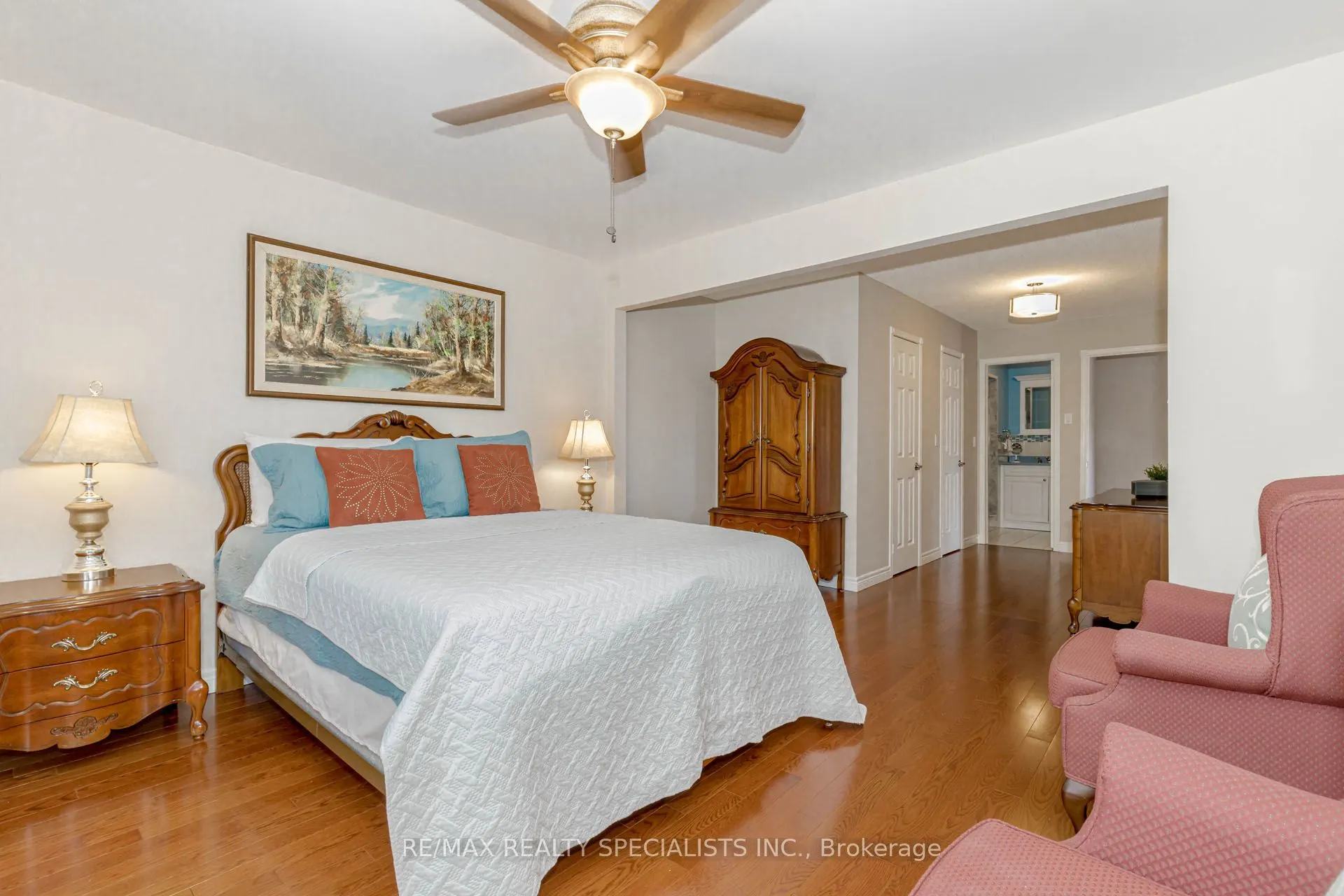 3350 Columbine Crescent