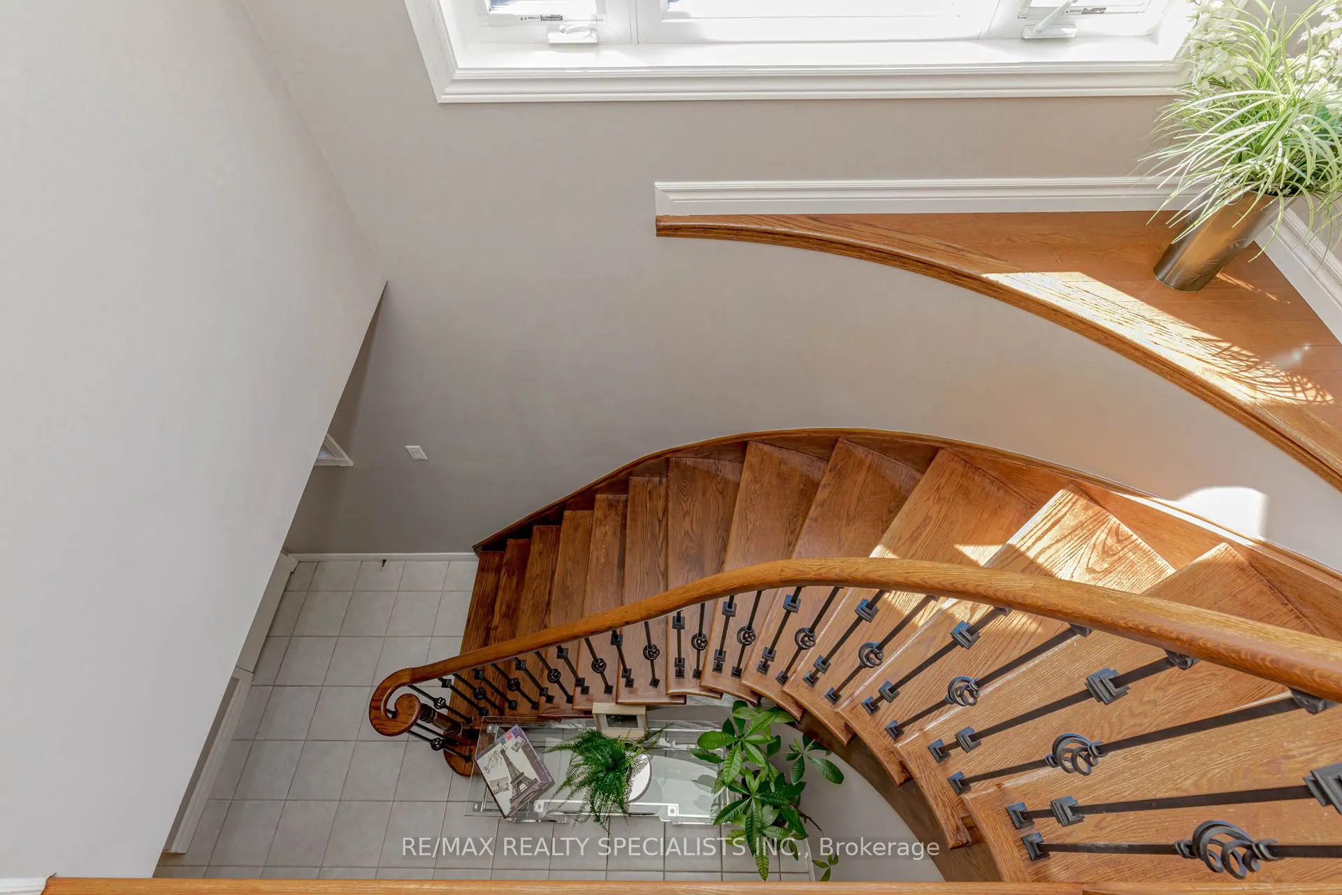 3350 Columbine Crescent