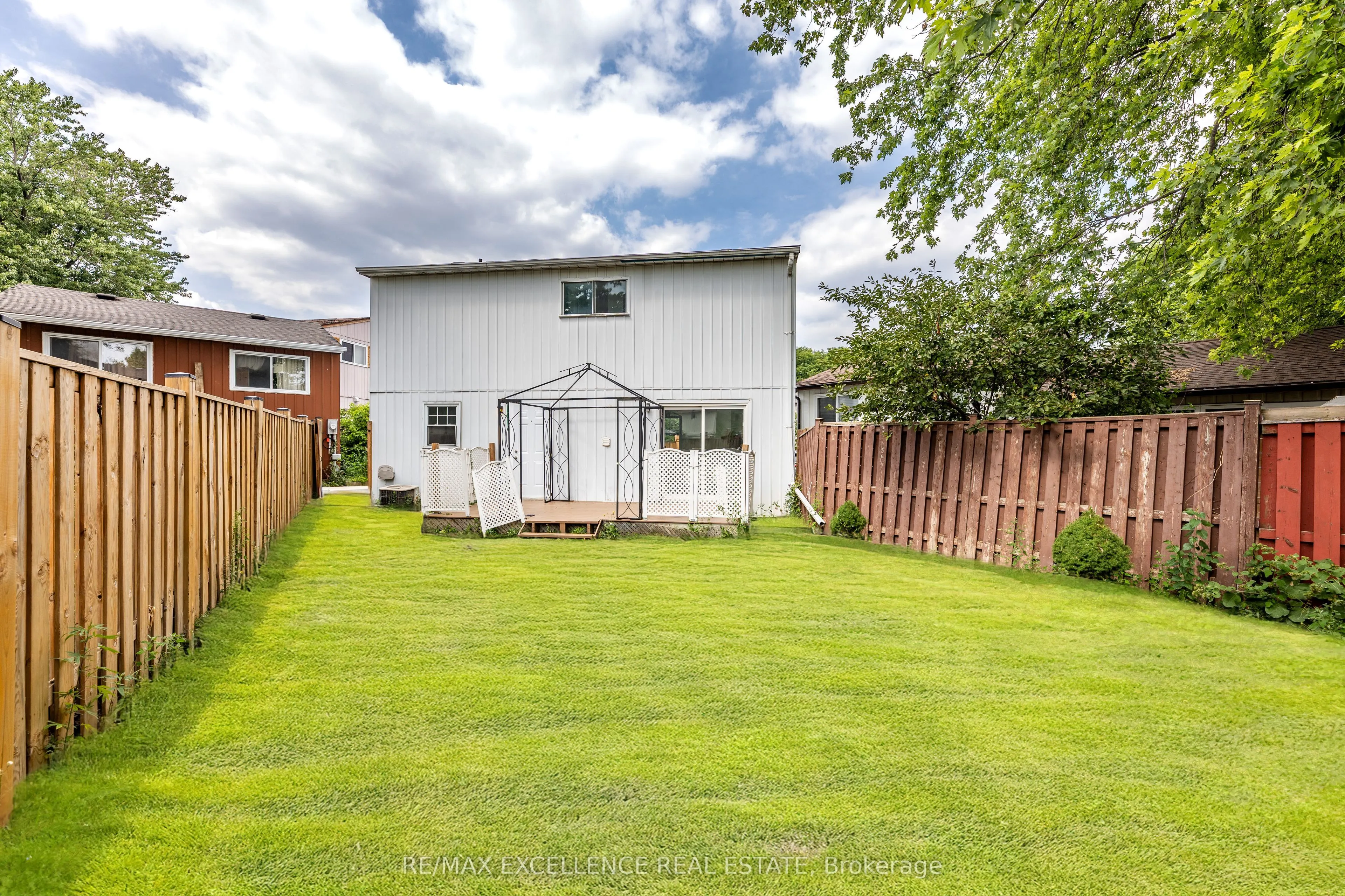 20 Hedgeson Court