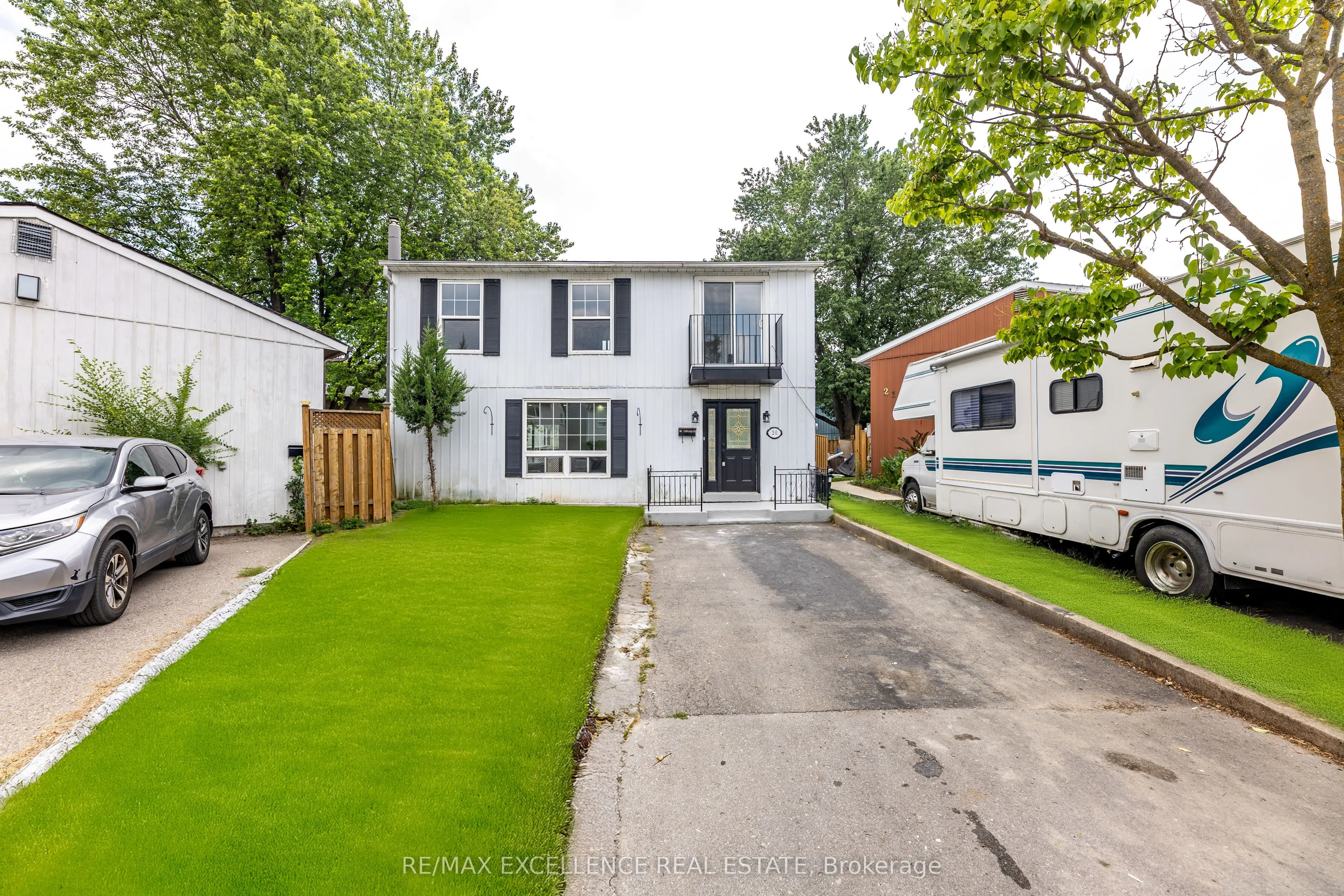 20 Hedgeson Court