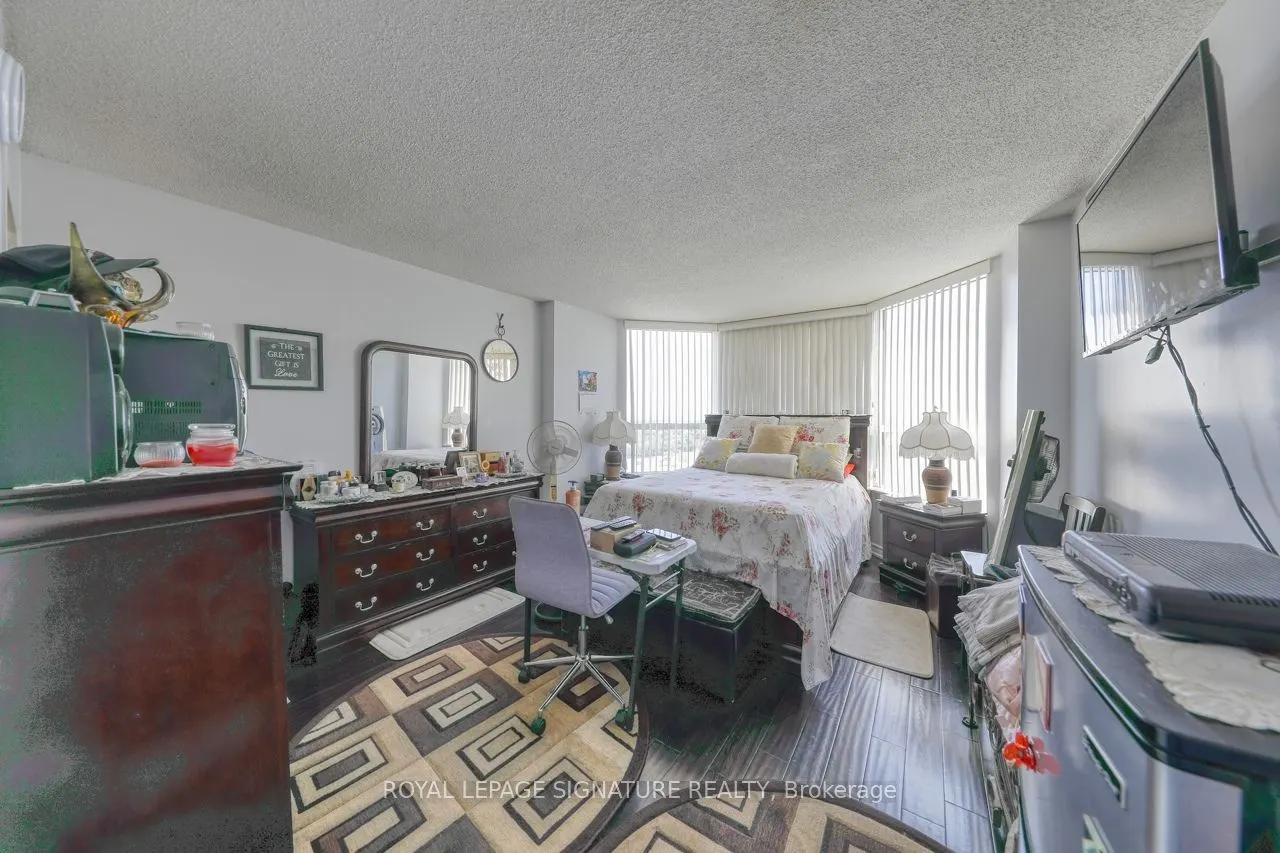 6 Humberline Drive, #904