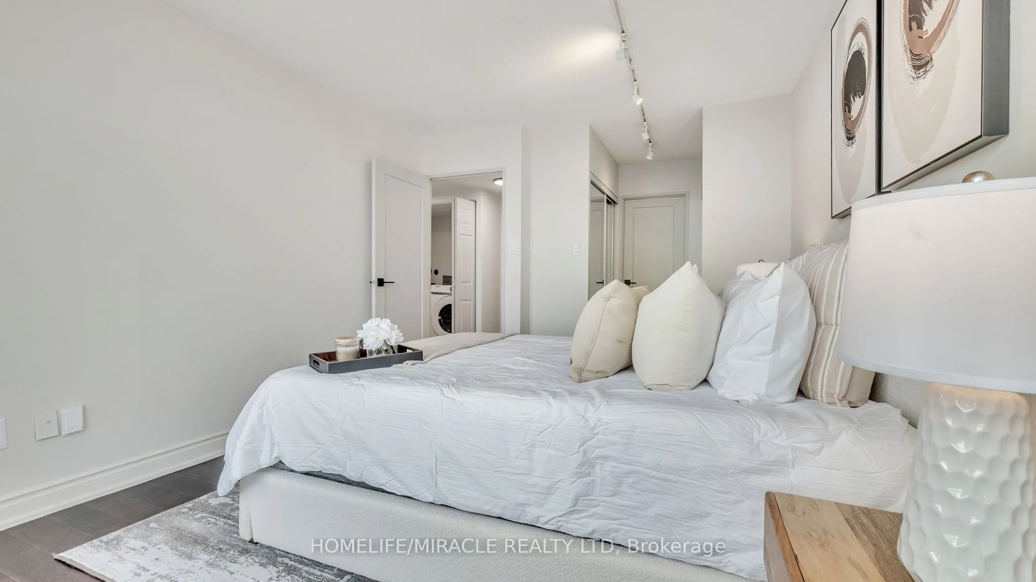 550 Webb Drive, #2009