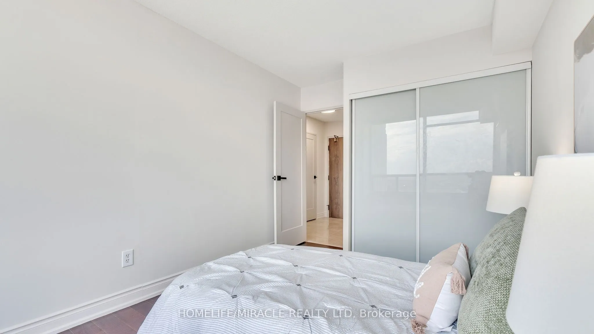 550 Webb Drive, #2009