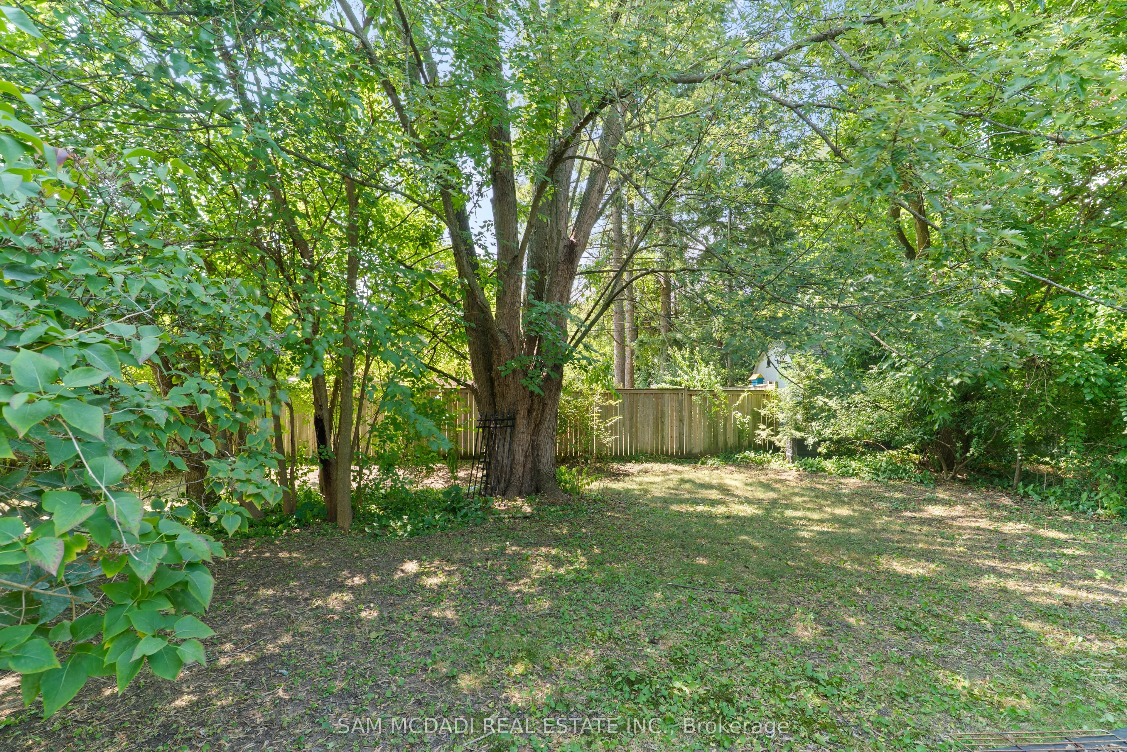 1610 Magenta Court