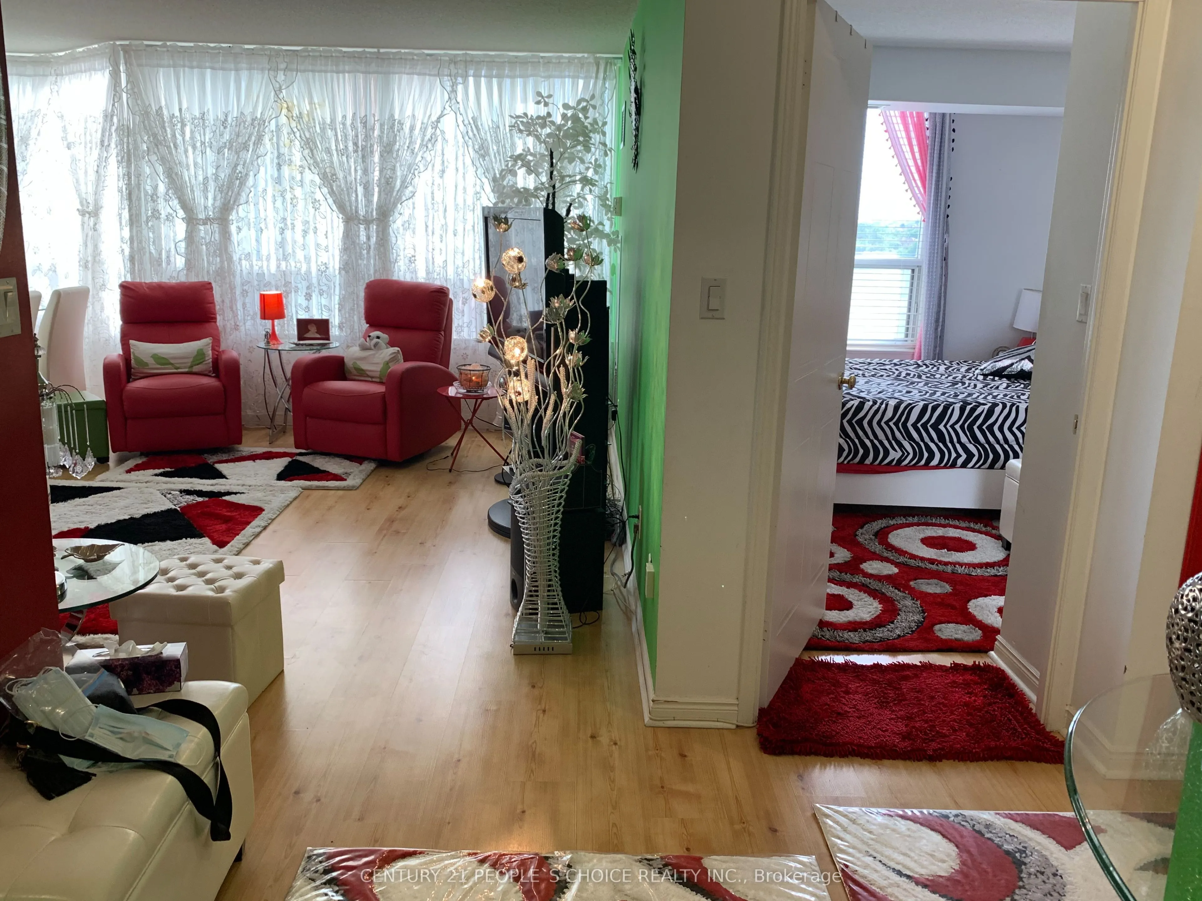 135 Hillcrest Avenue, #1004