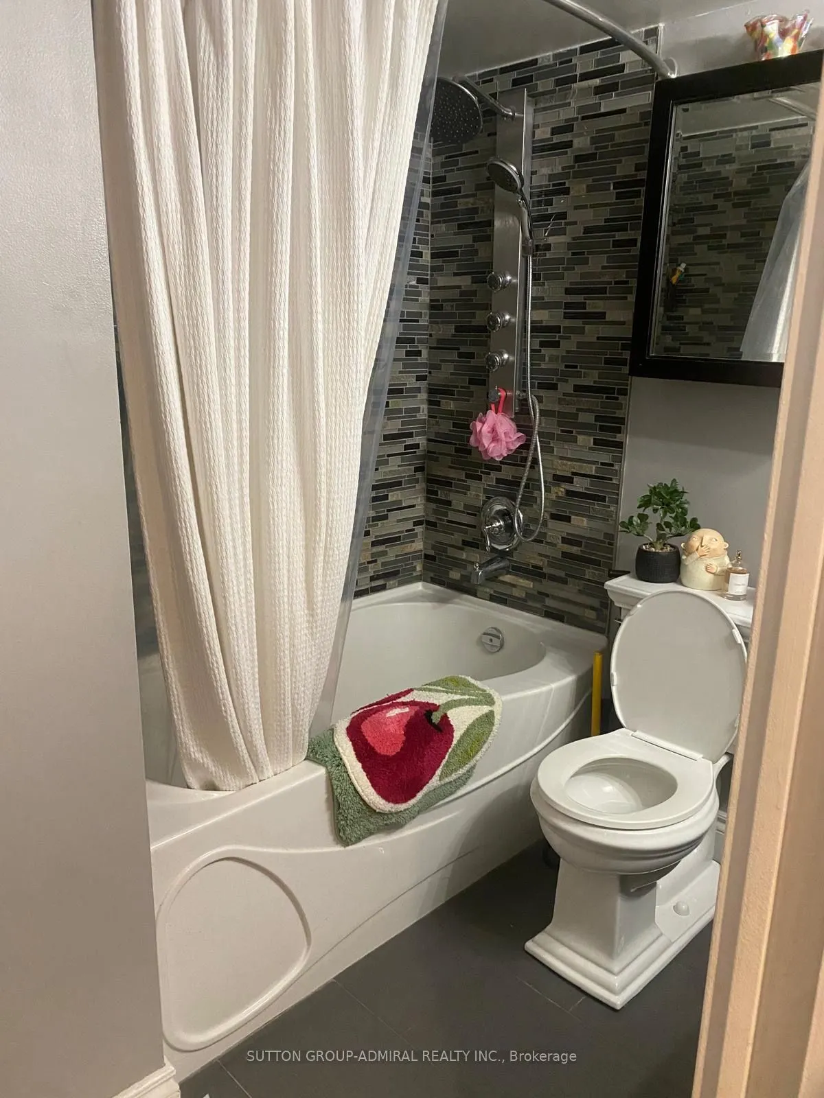 3590 Kaneff Crescent, #1513 (Room 2)