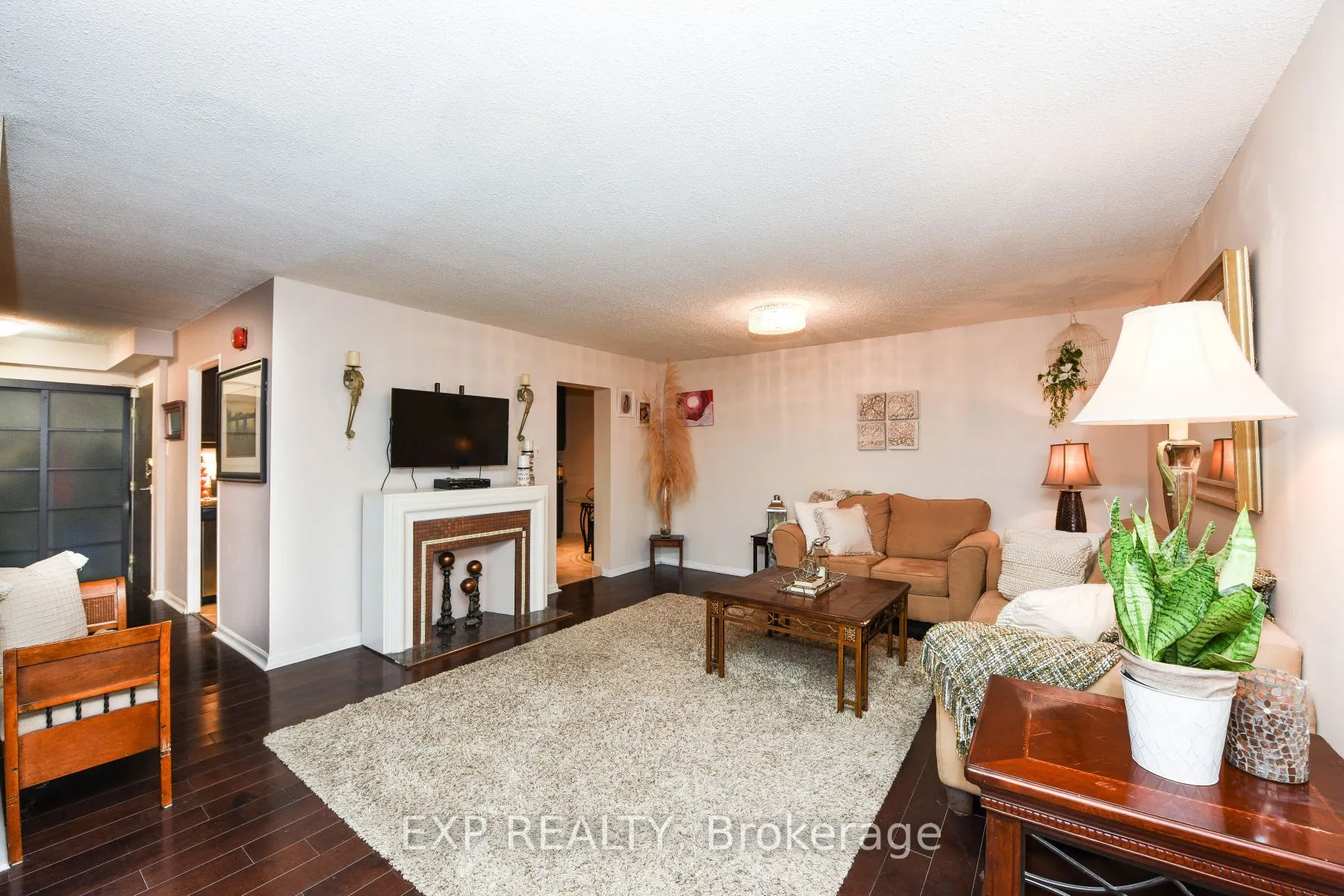 1515 Lakeshore Road E, #807