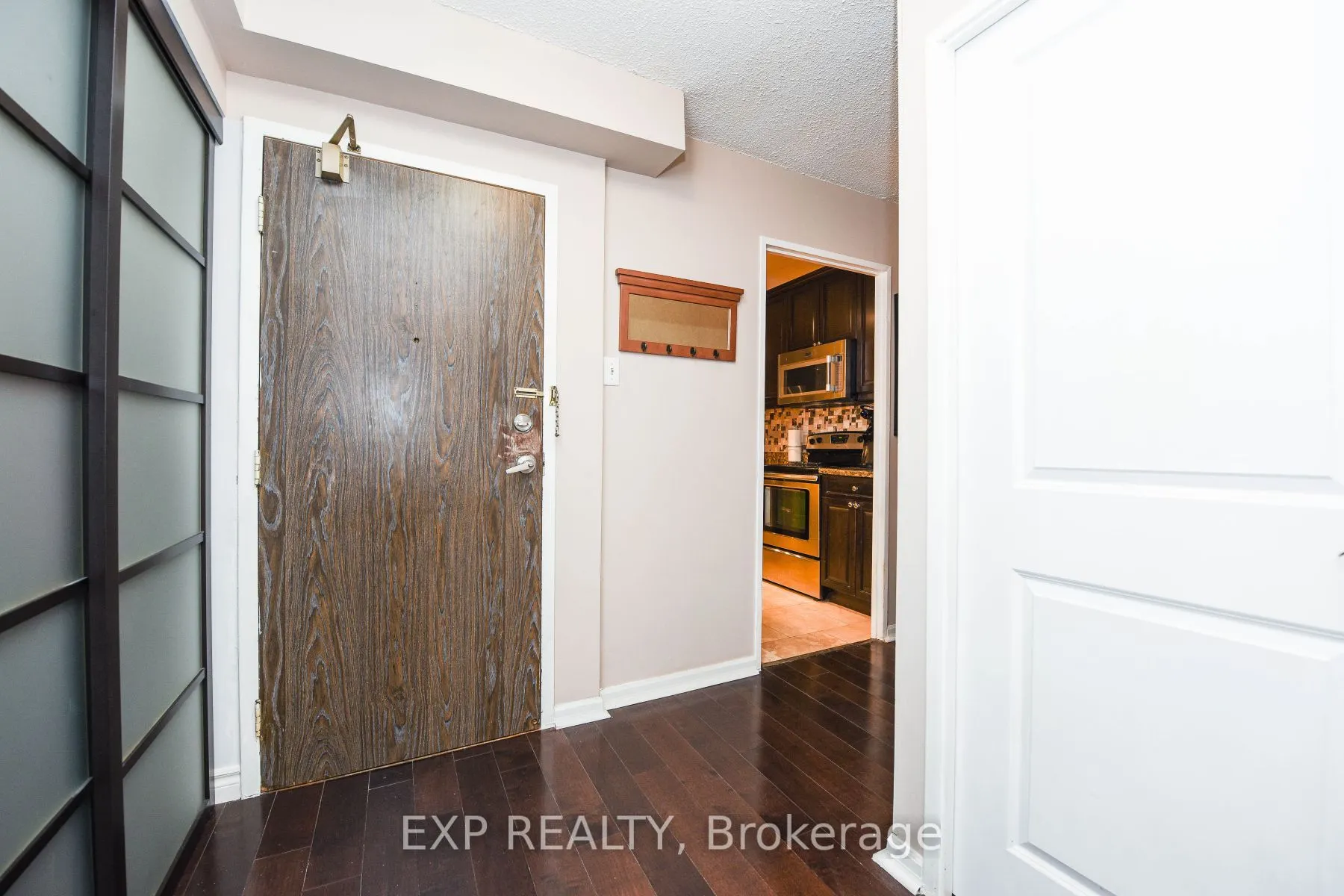1515 Lakeshore Road E, #807