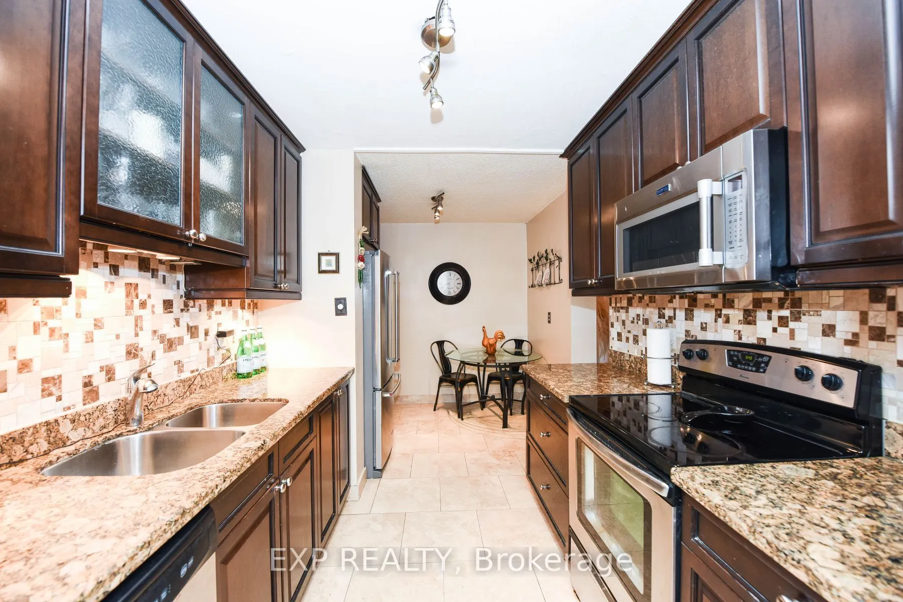 1515 Lakeshore Road E, #807