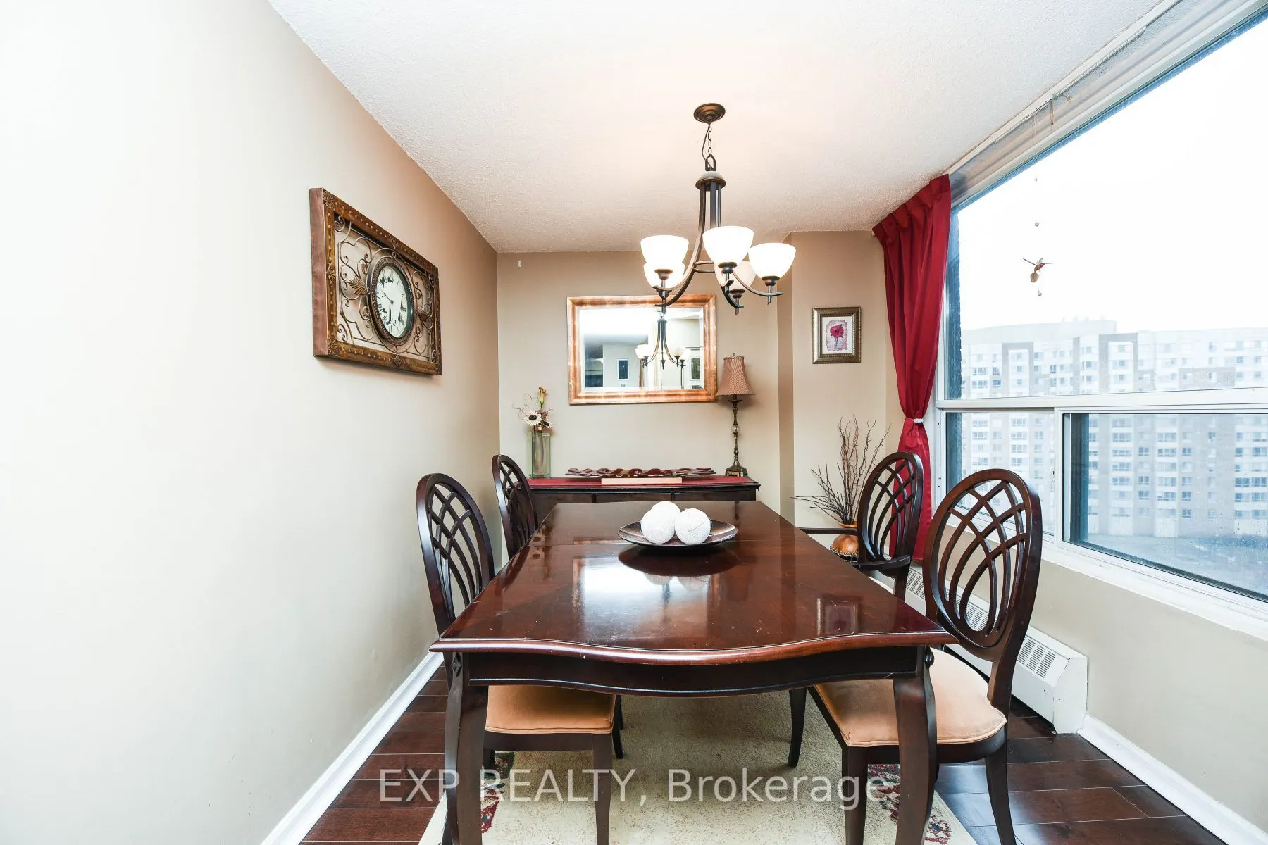 1515 Lakeshore Road E, #807