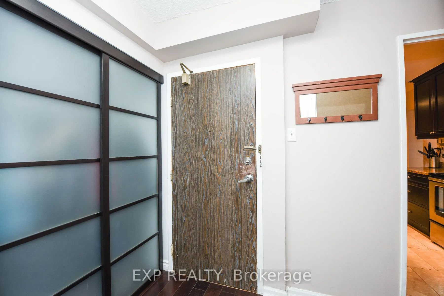 1515 Lakeshore Road E, #807