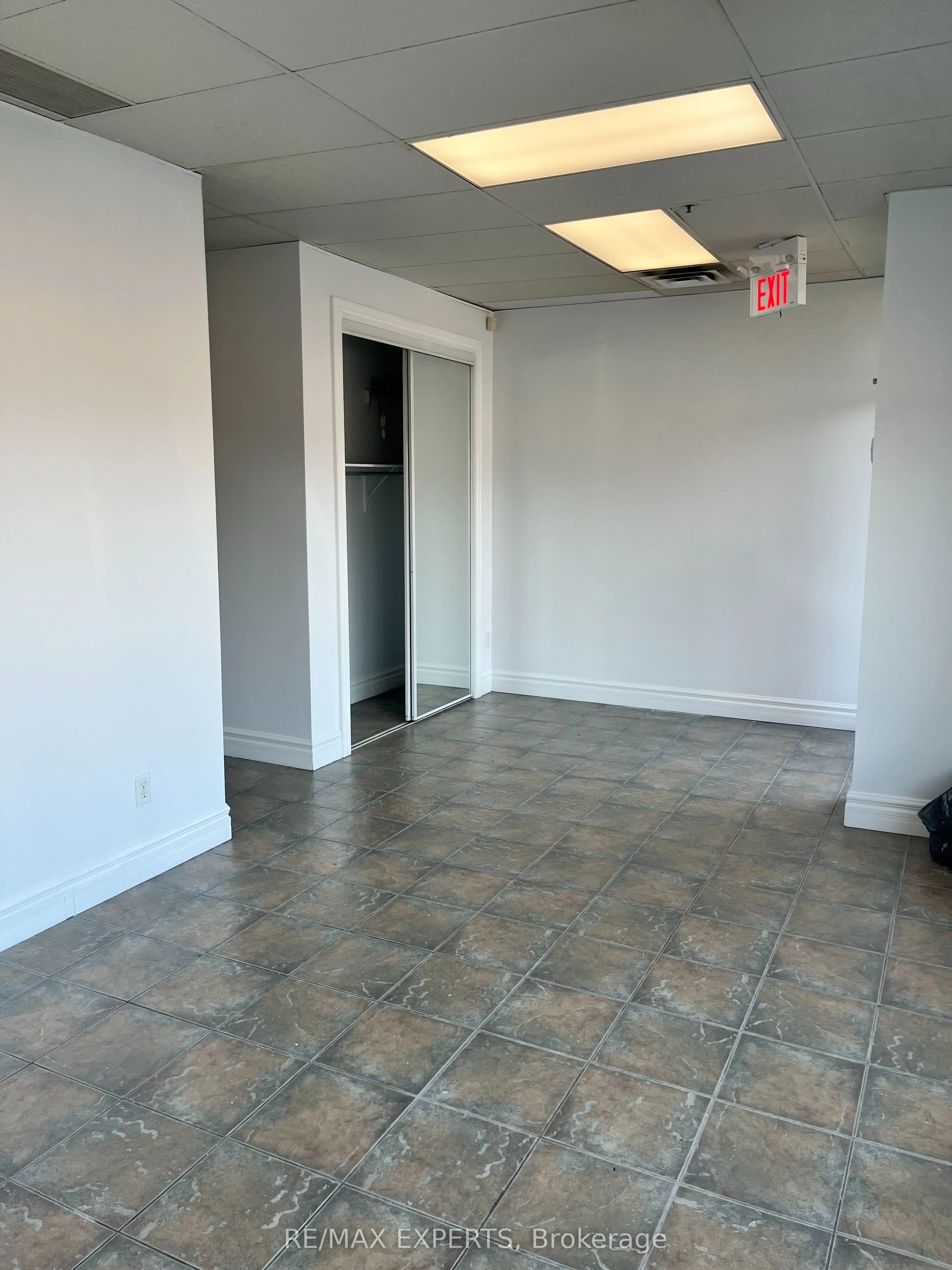 221 Deerhurst Drive, #8-9