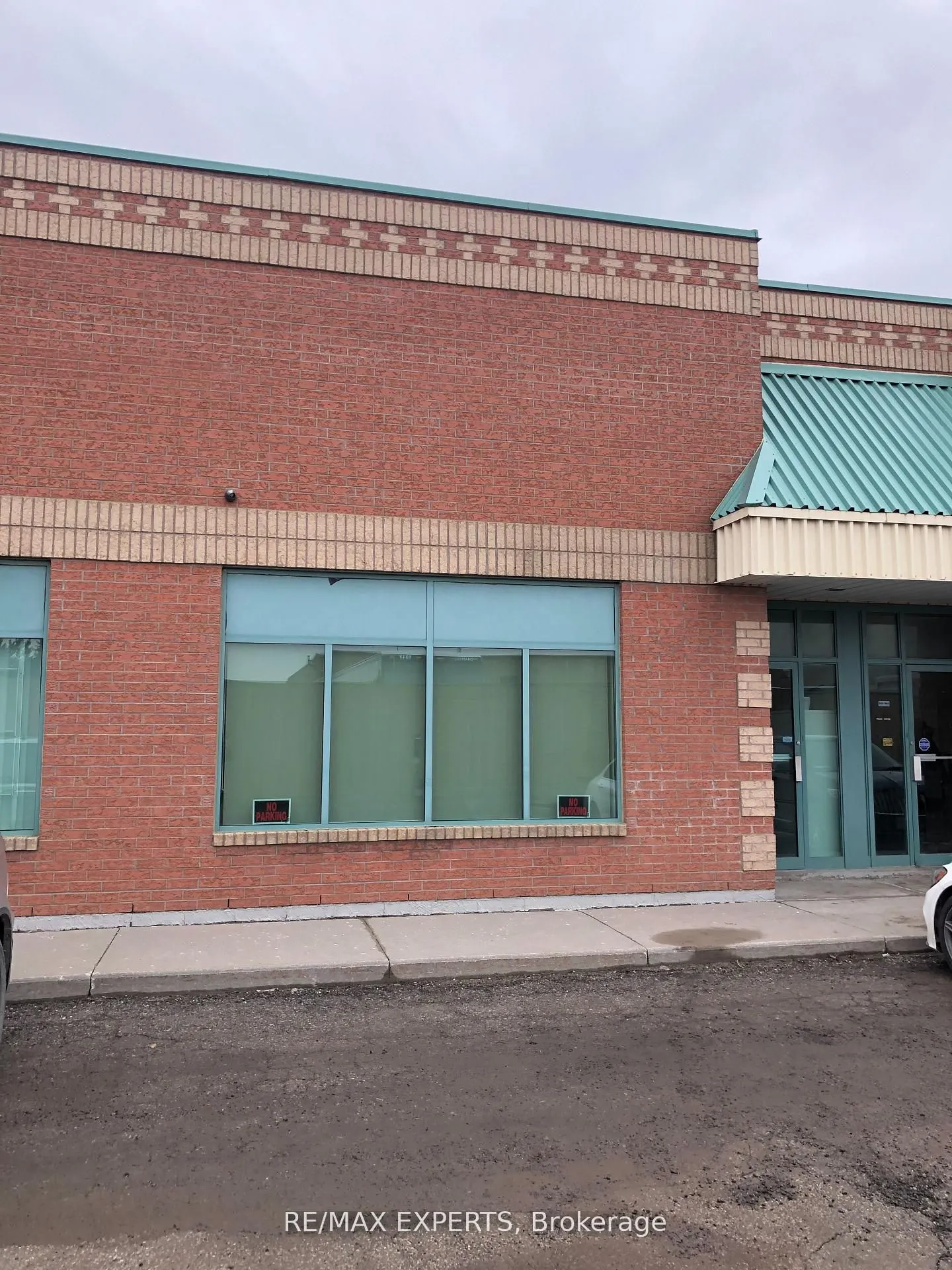 221 Deerhurst Drive, #8-9