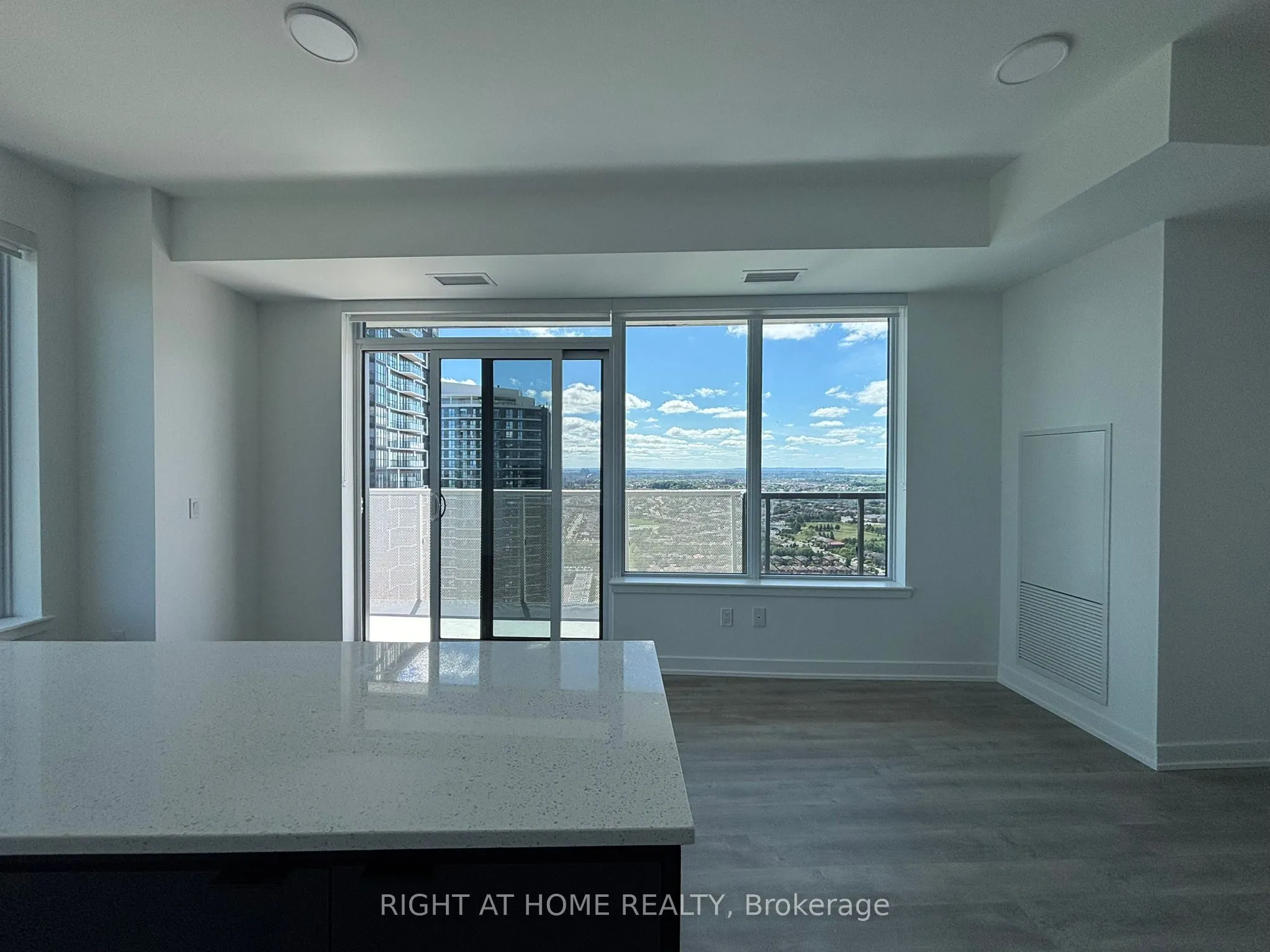 5105 Hurontario Street, #2905
