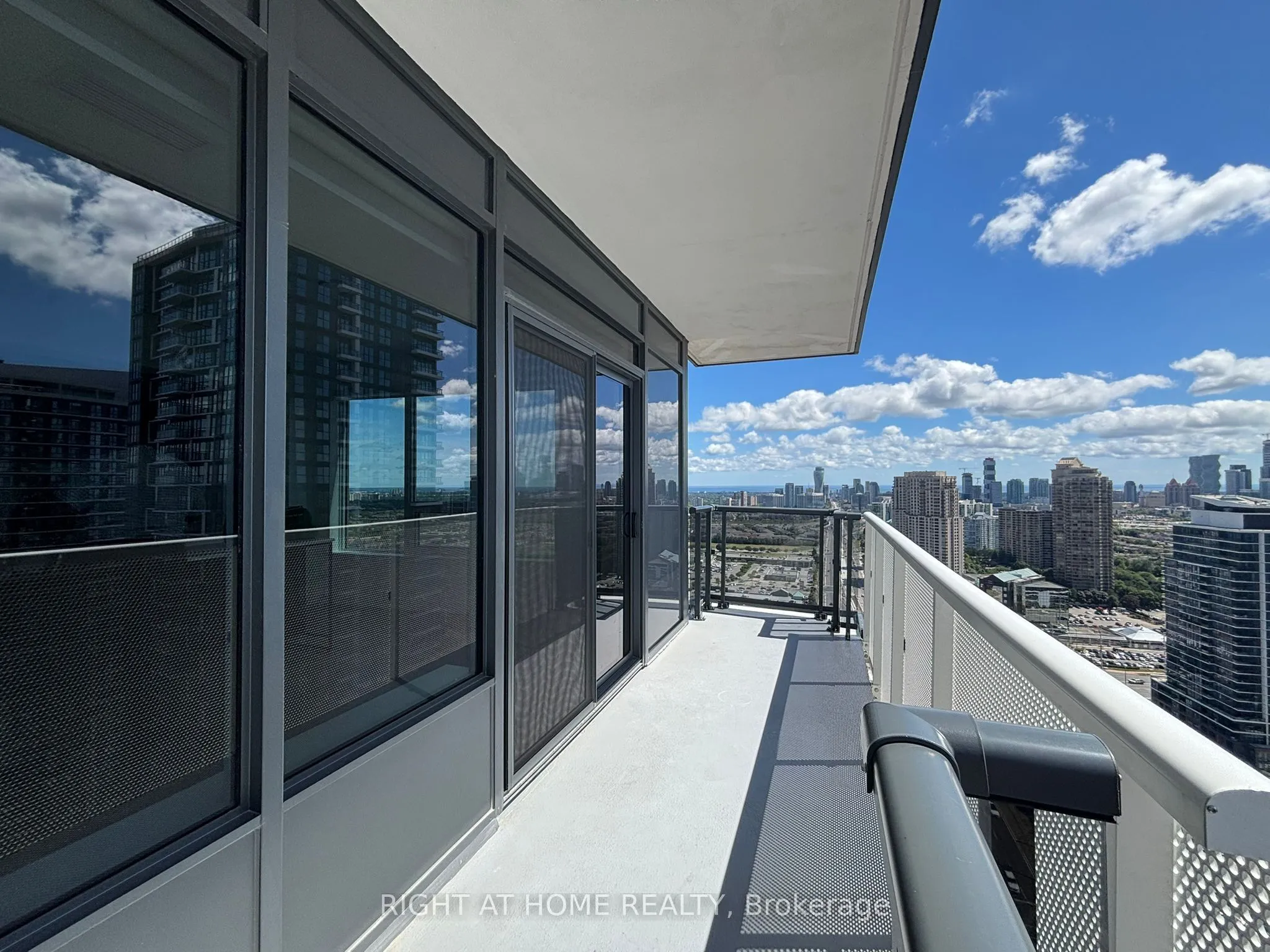 5105 Hurontario Street, #2905