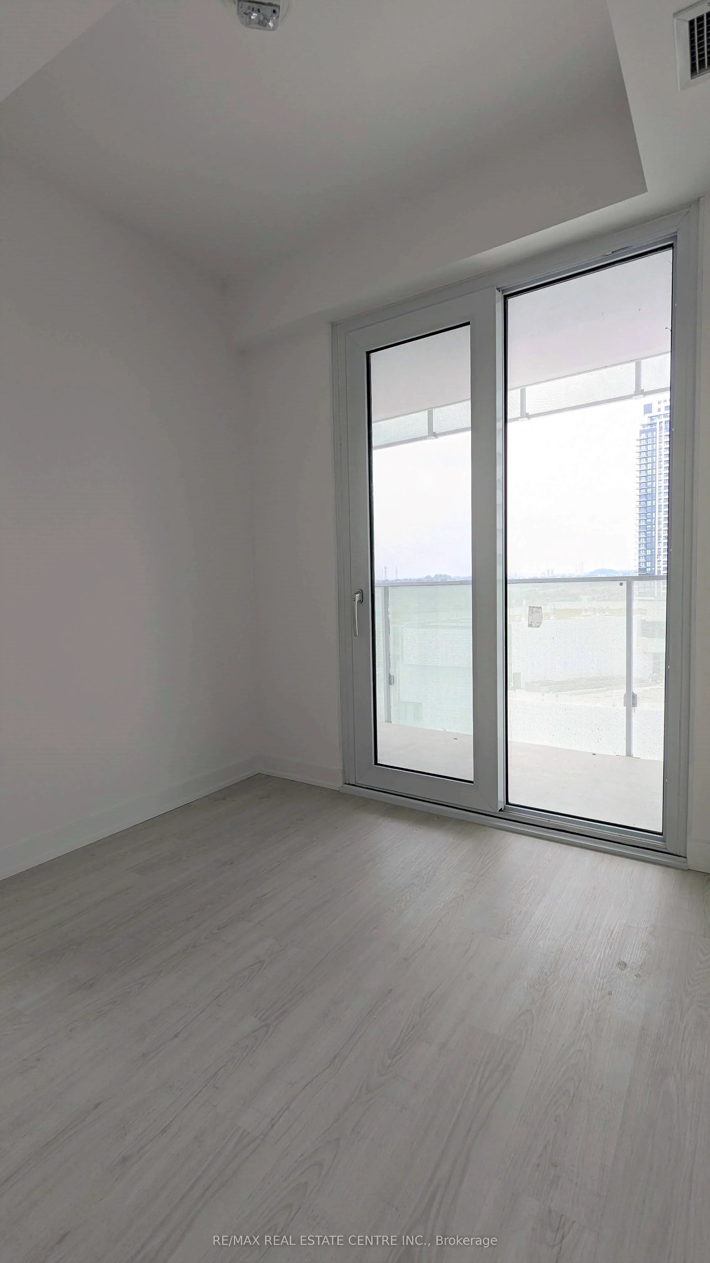 3883 Quartz Road, #811