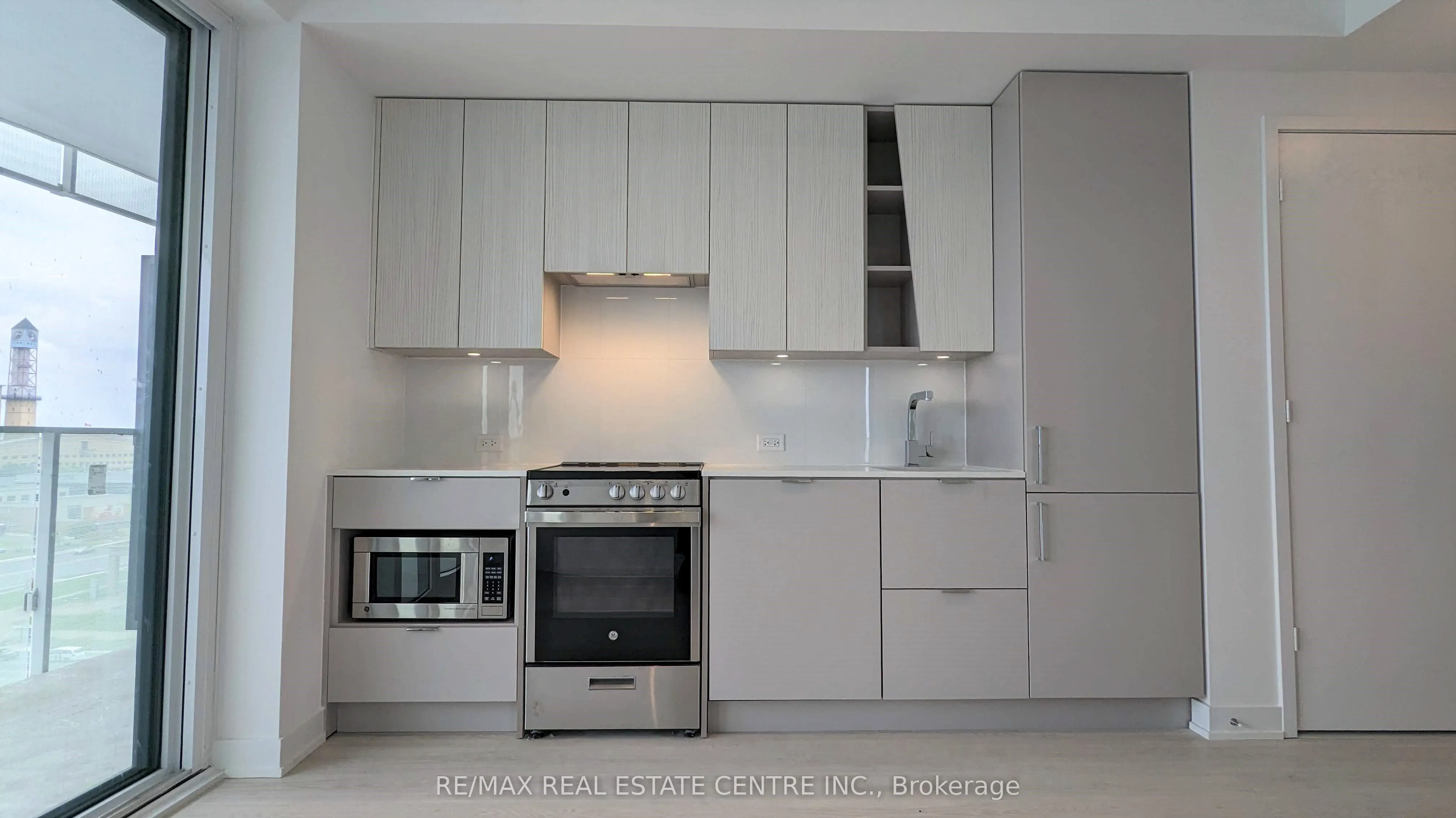 3883 Quartz Road, #811