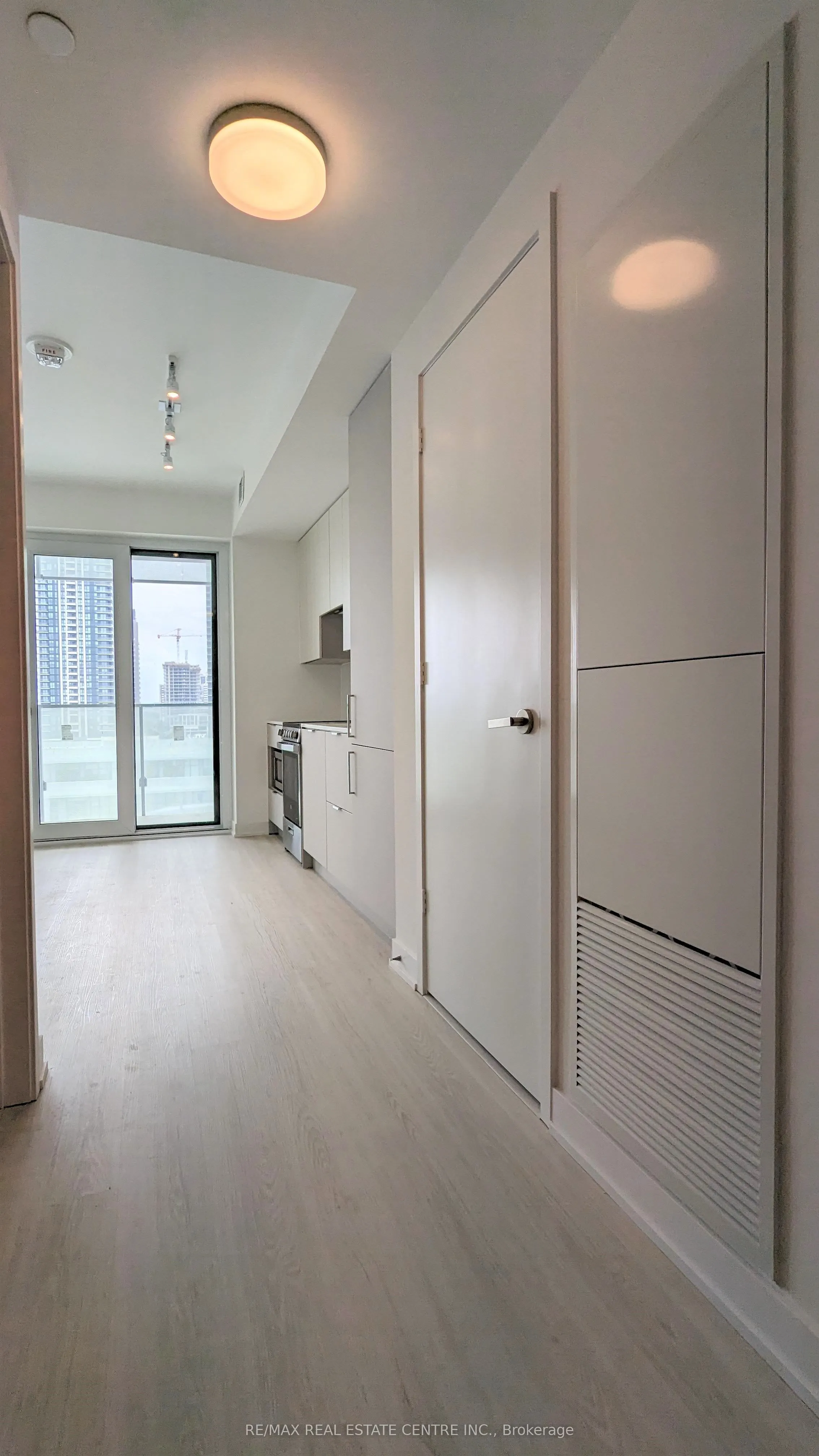 3883 Quartz Road, #811