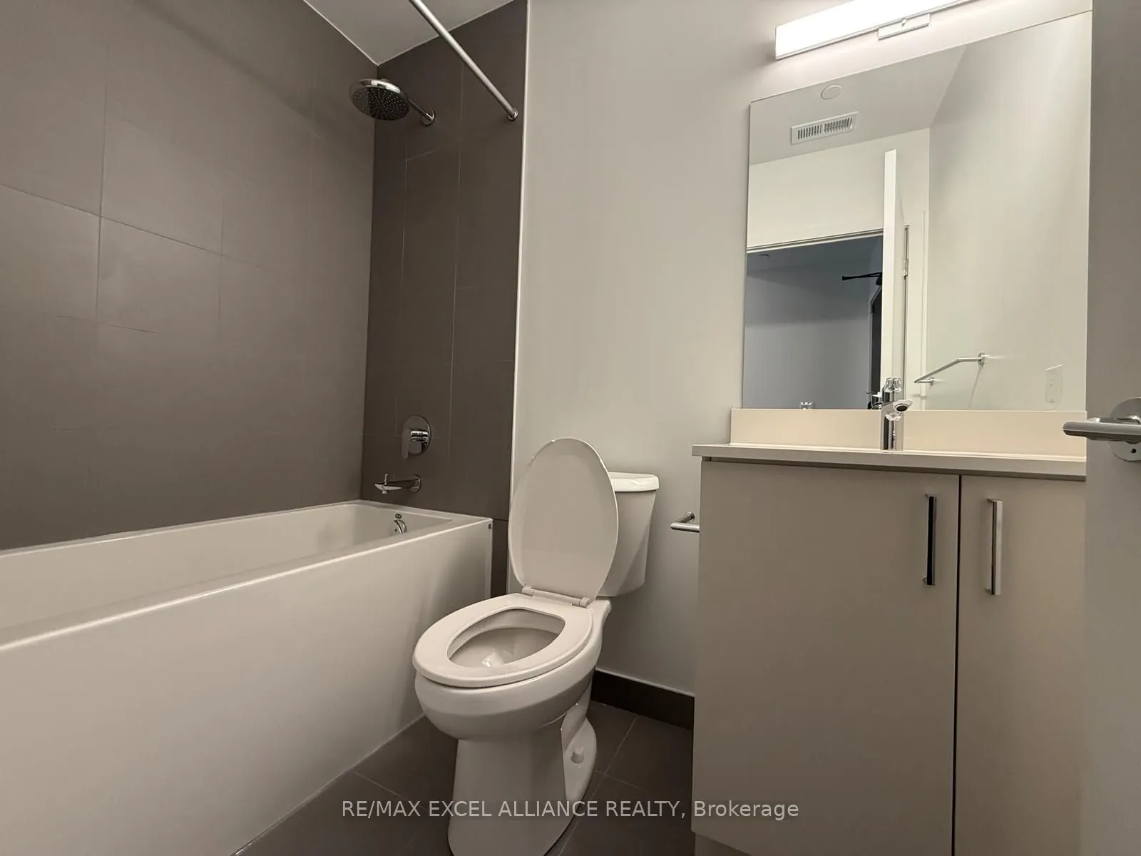 1005 Dundas Street E, #537