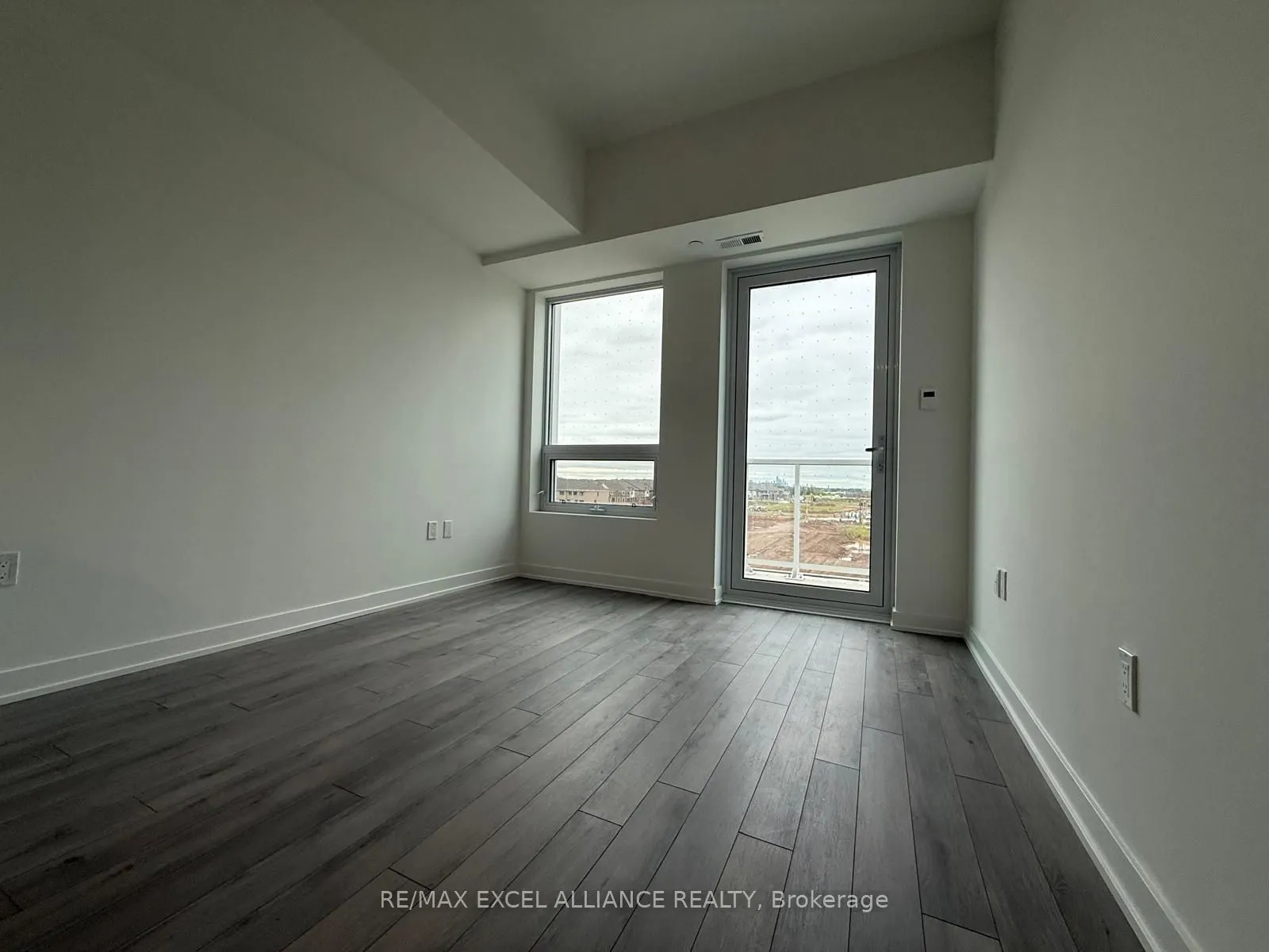 1005 Dundas Street E, #537