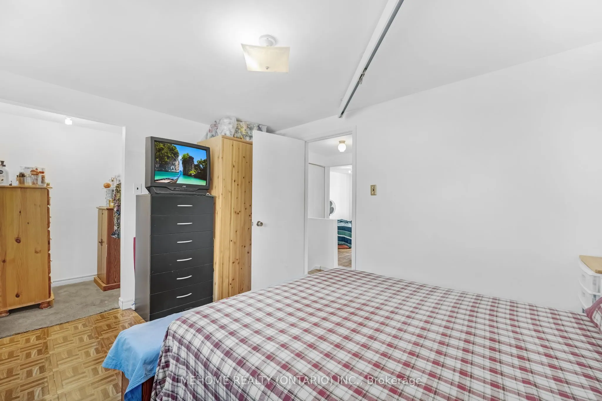 46 Dearbourne Boulevard, #19