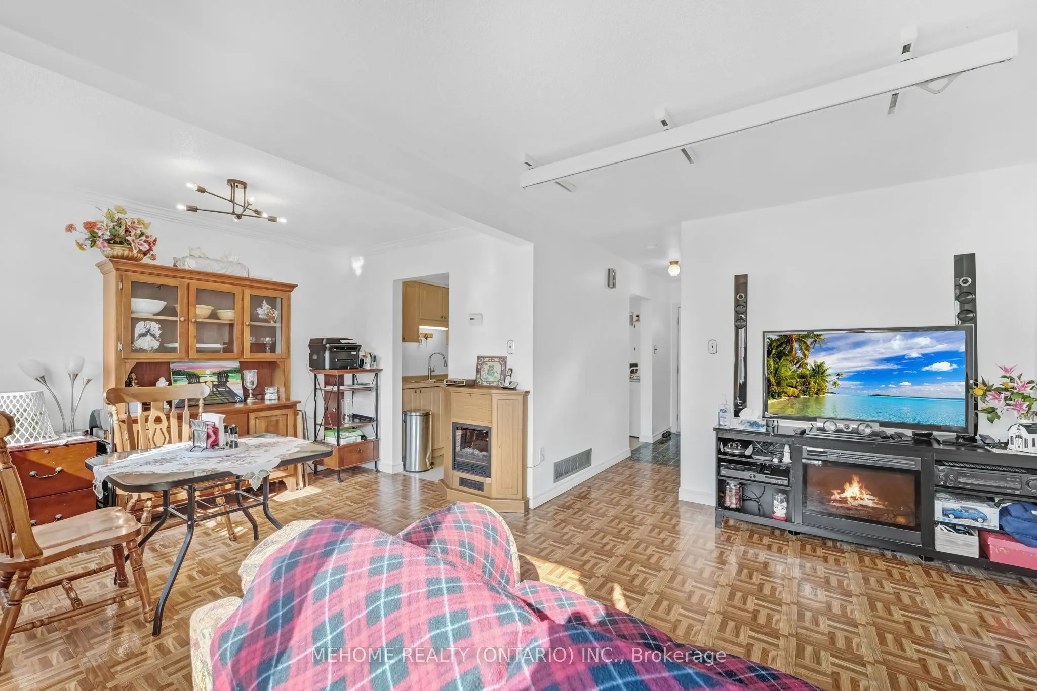 46 Dearbourne Boulevard, #19