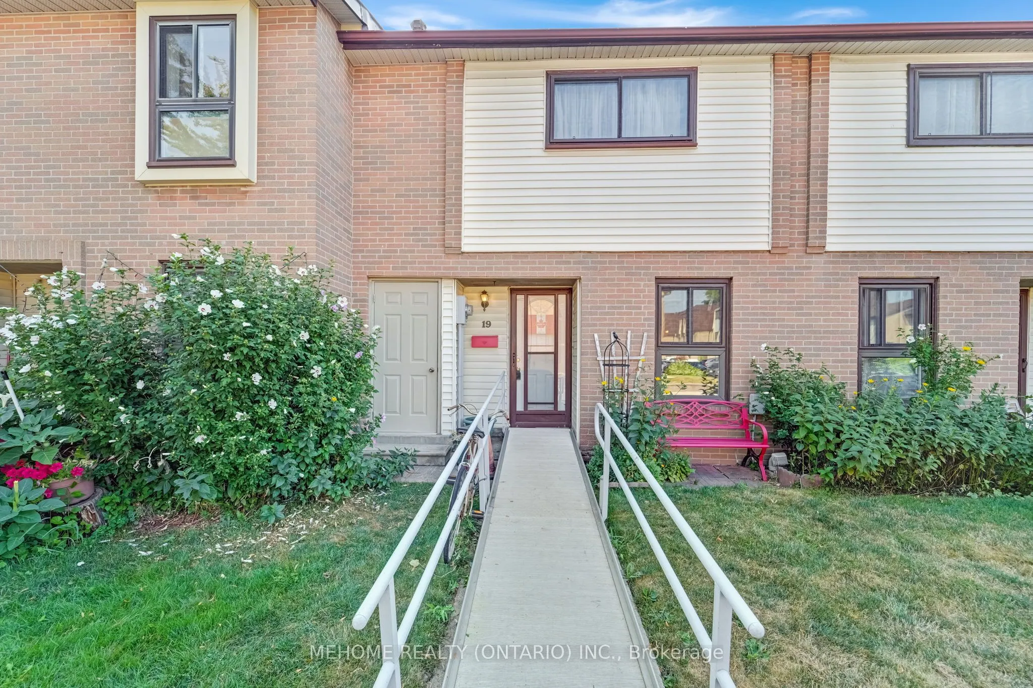 46 Dearbourne Boulevard, #19