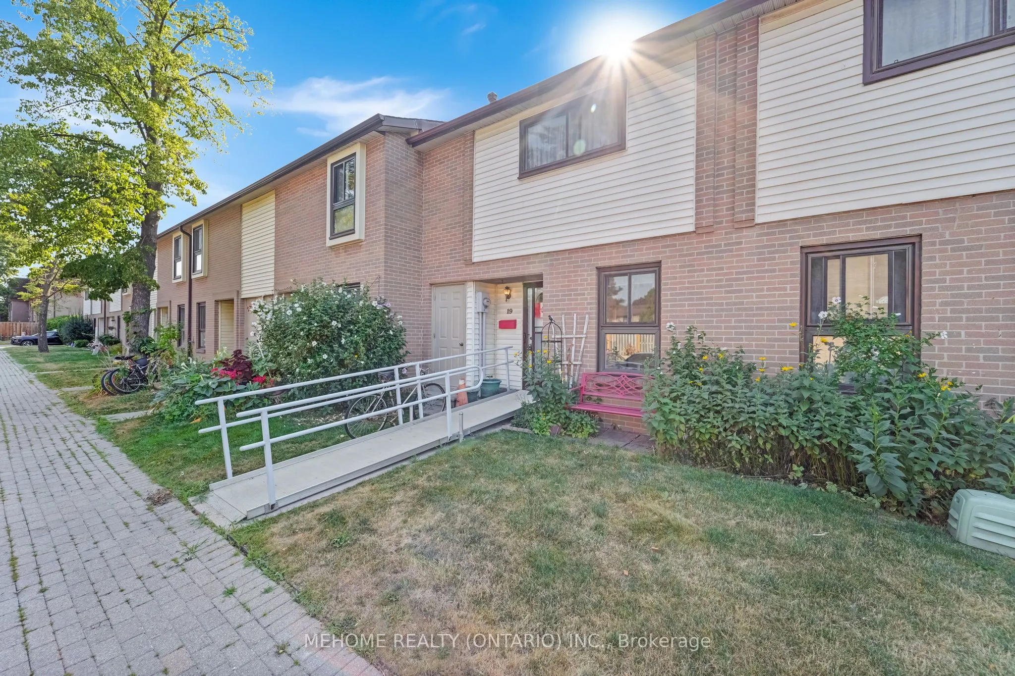 46 Dearbourne Boulevard, #19