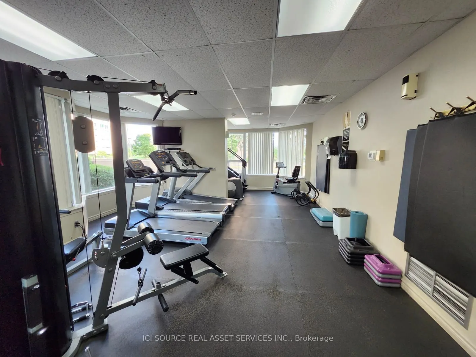 135 Hillcrest Avenue, #1211