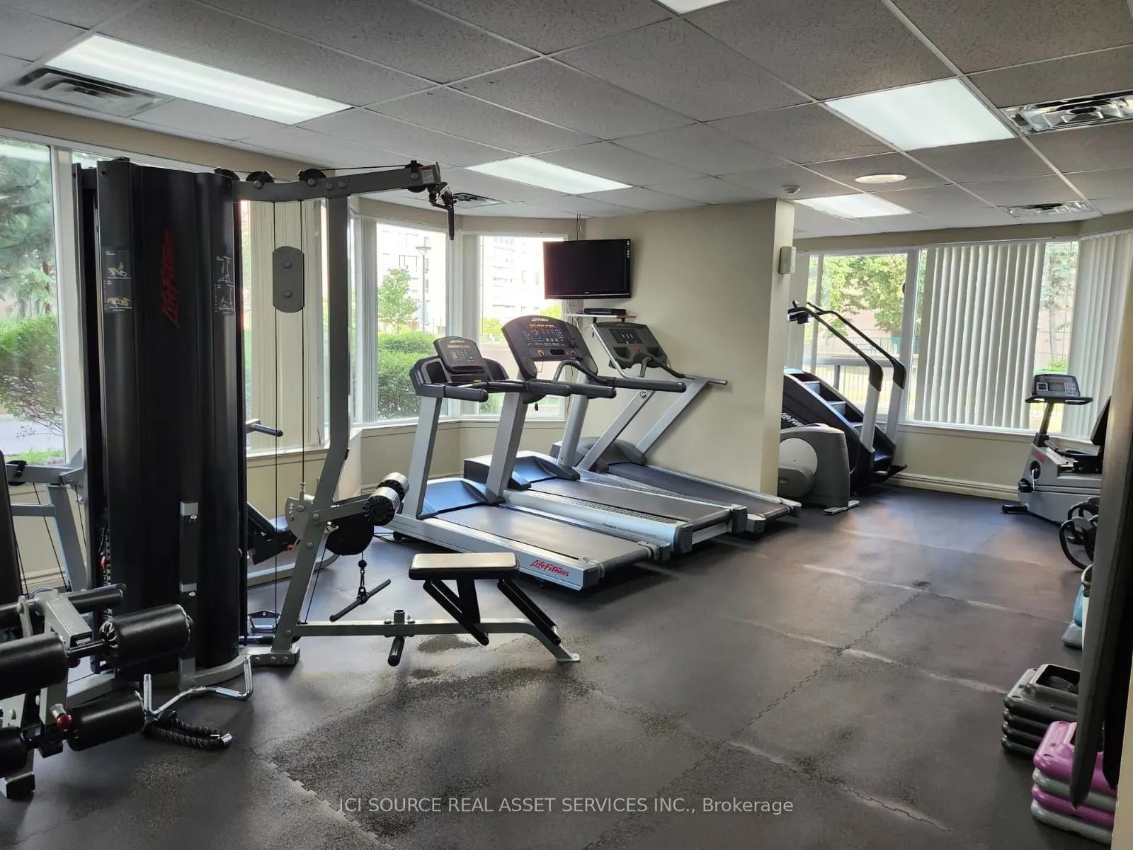 135 Hillcrest Avenue, #1211
