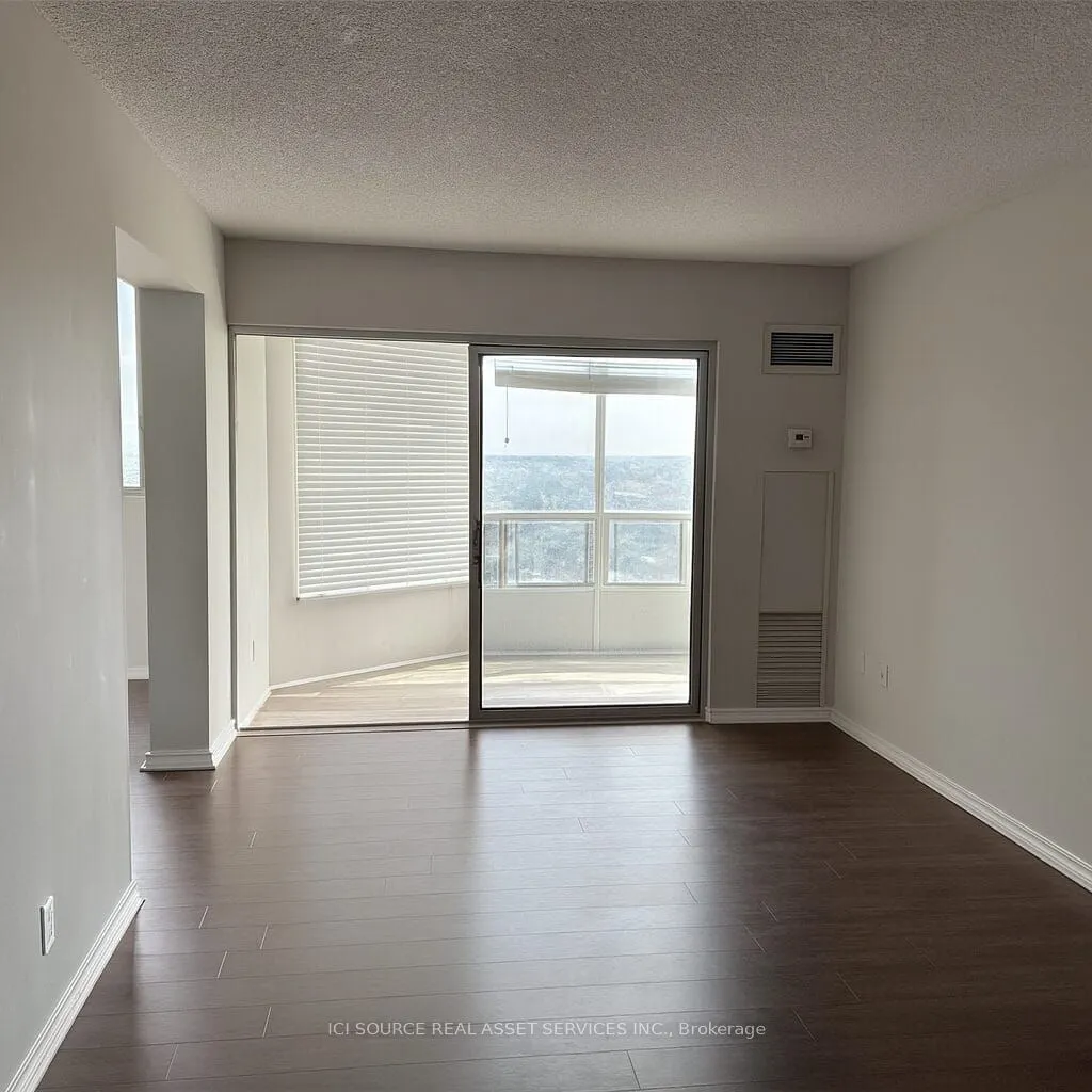135 Hillcrest Avenue, #1211