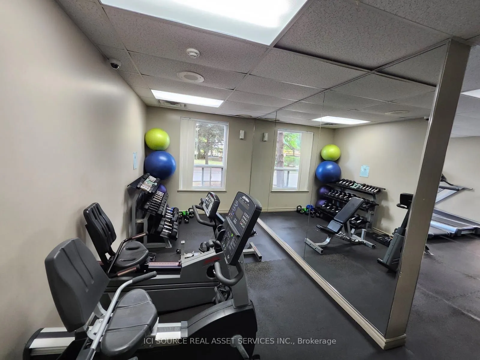 135 Hillcrest Avenue, #1211