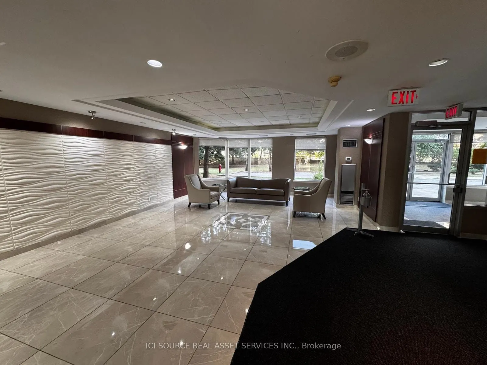 135 Hillcrest Avenue, #1211