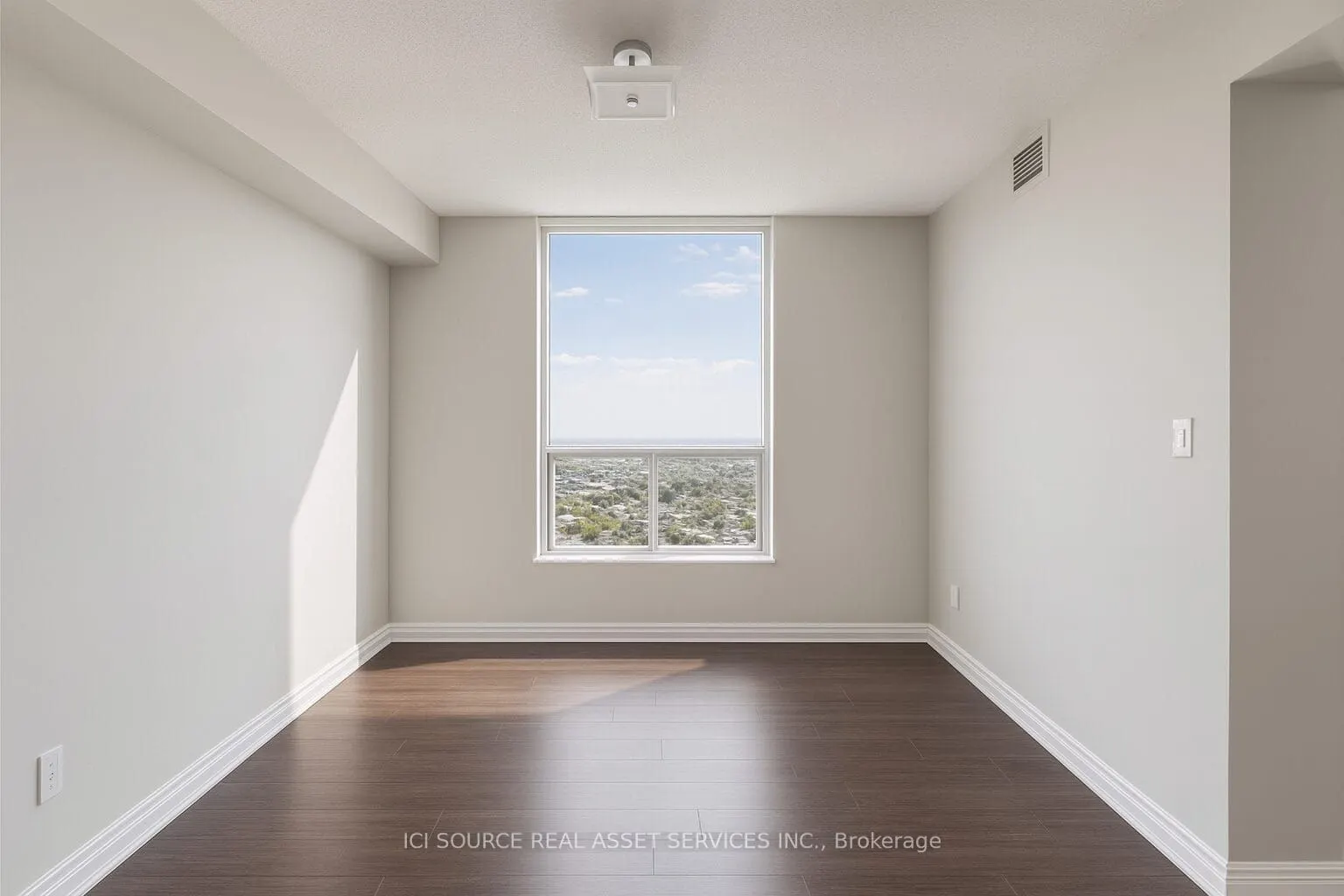 135 Hillcrest Avenue, #1211