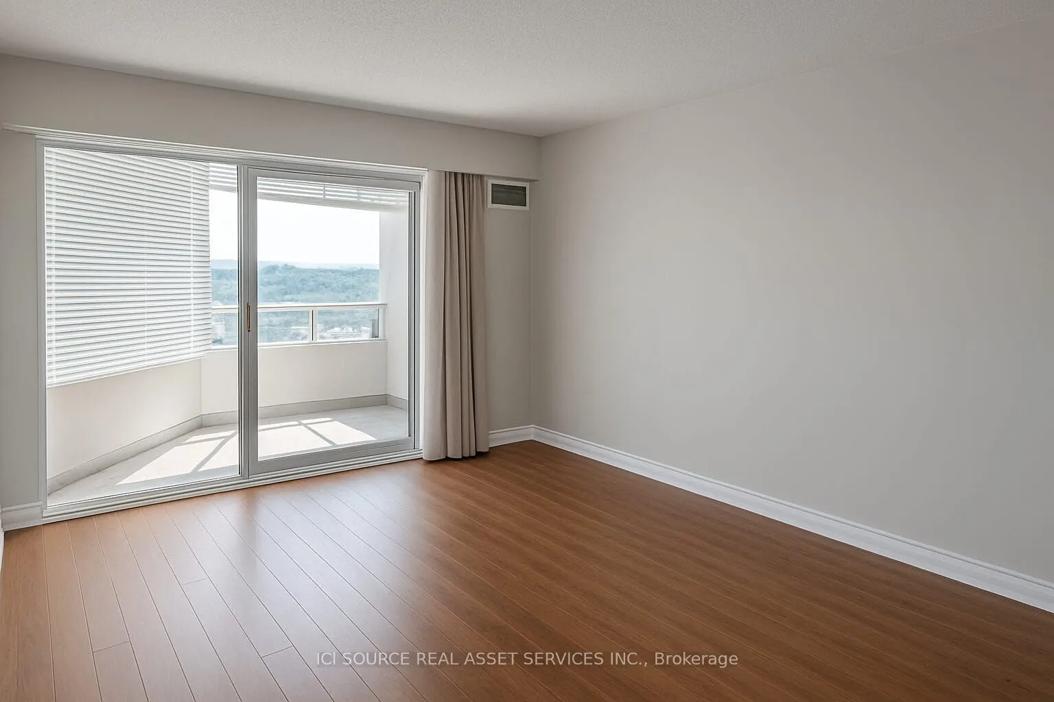 135 Hillcrest Avenue, #1211