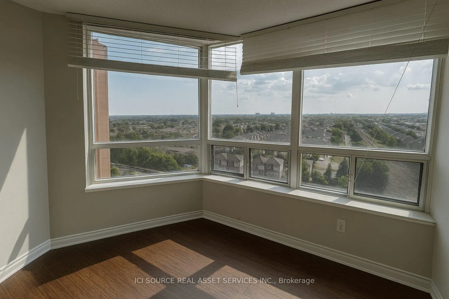 135 Hillcrest Avenue, #1211