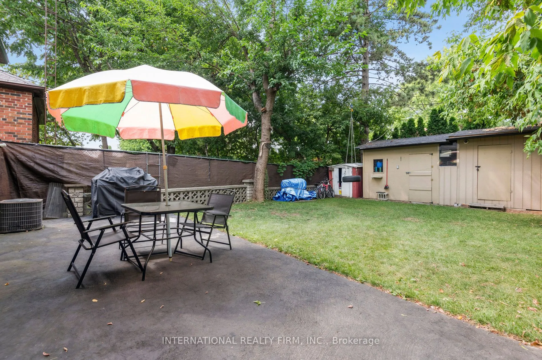 1982 Lawrence Avenue W