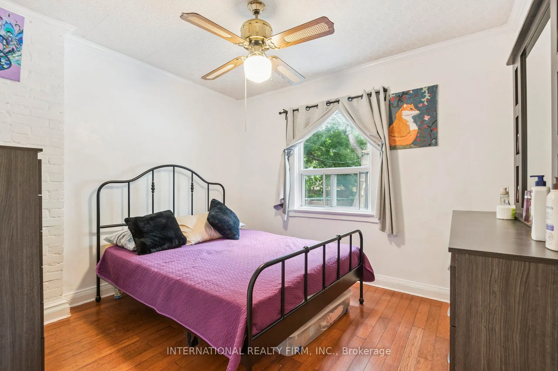 1982 Lawrence Avenue W