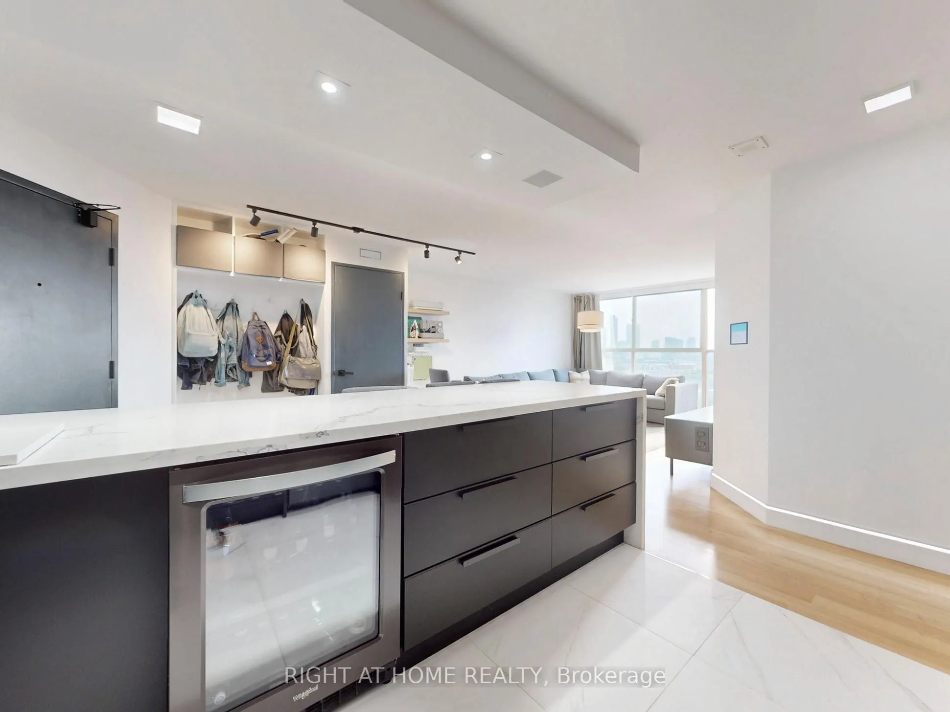 4205 Shipp Drive, #1403