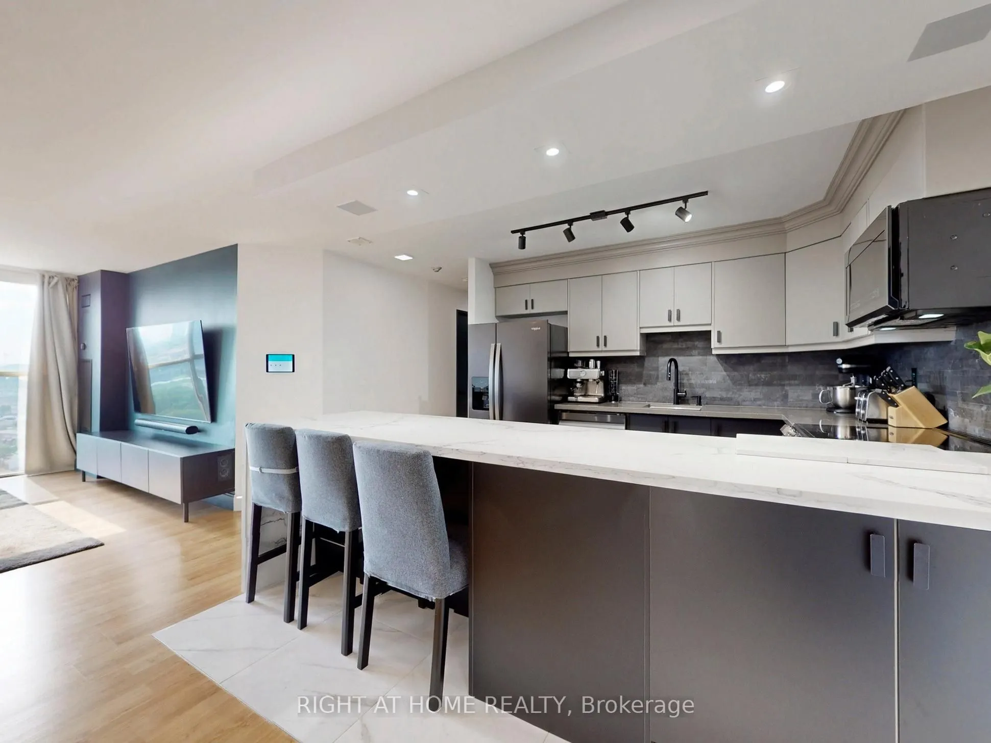 4205 Shipp Drive, #1403