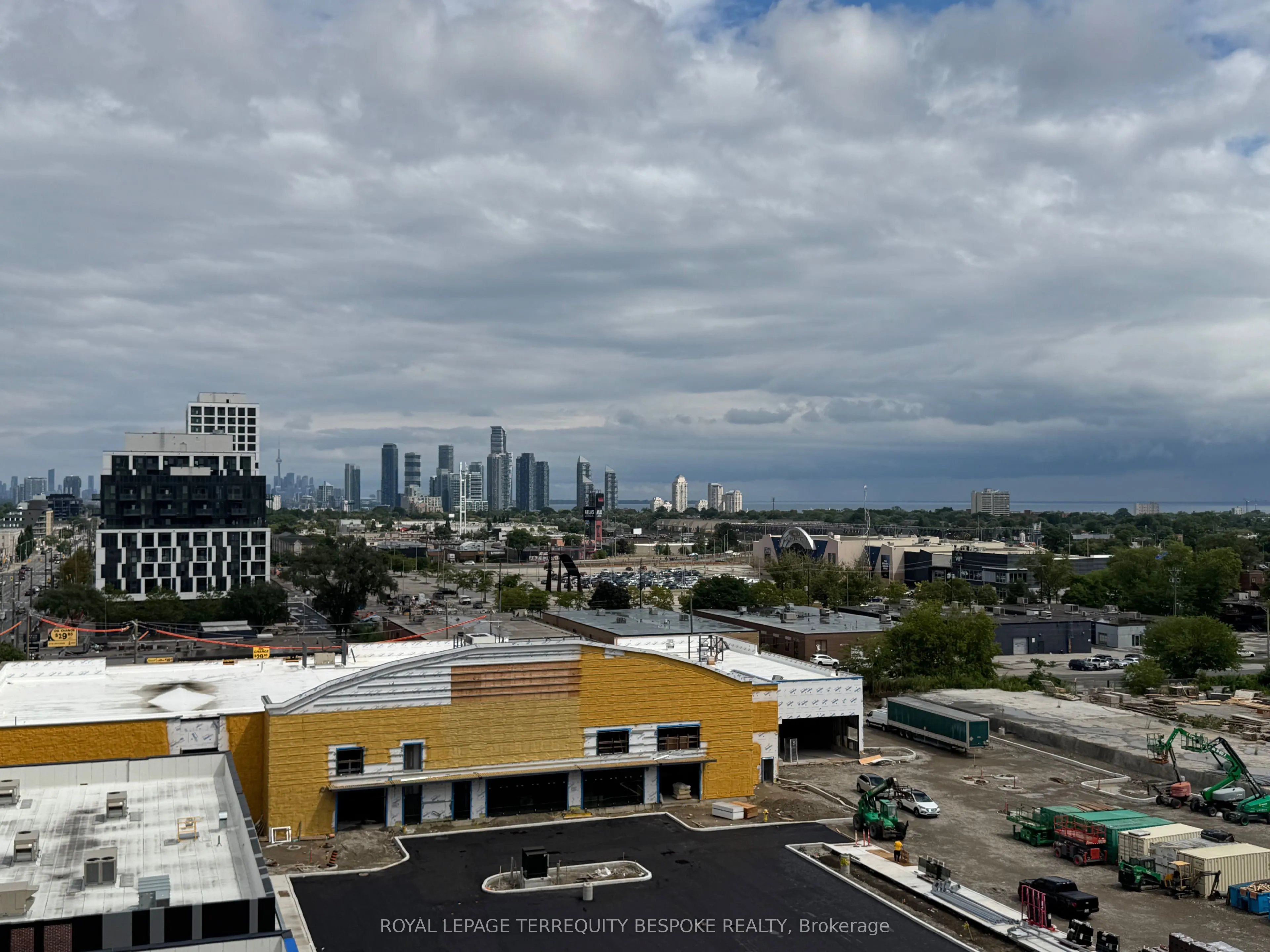 1185 The Queensway Avenue, #816