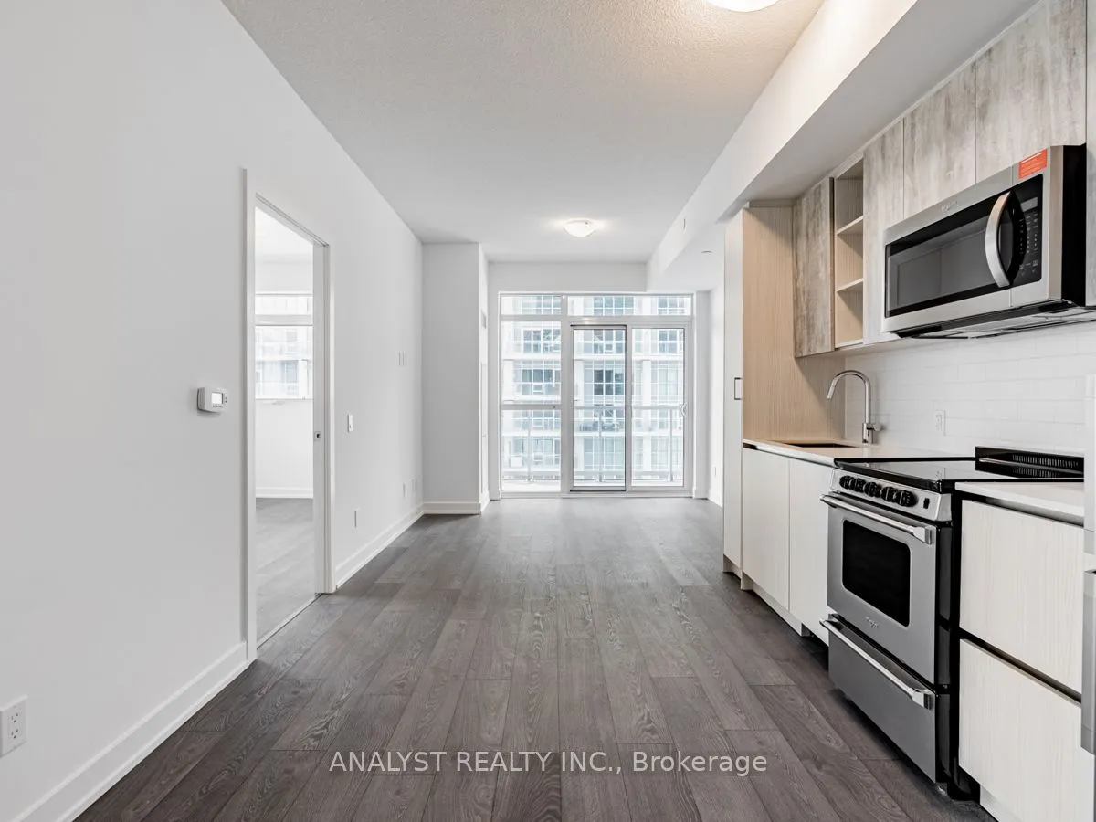 251 Manitoba Street, #2002