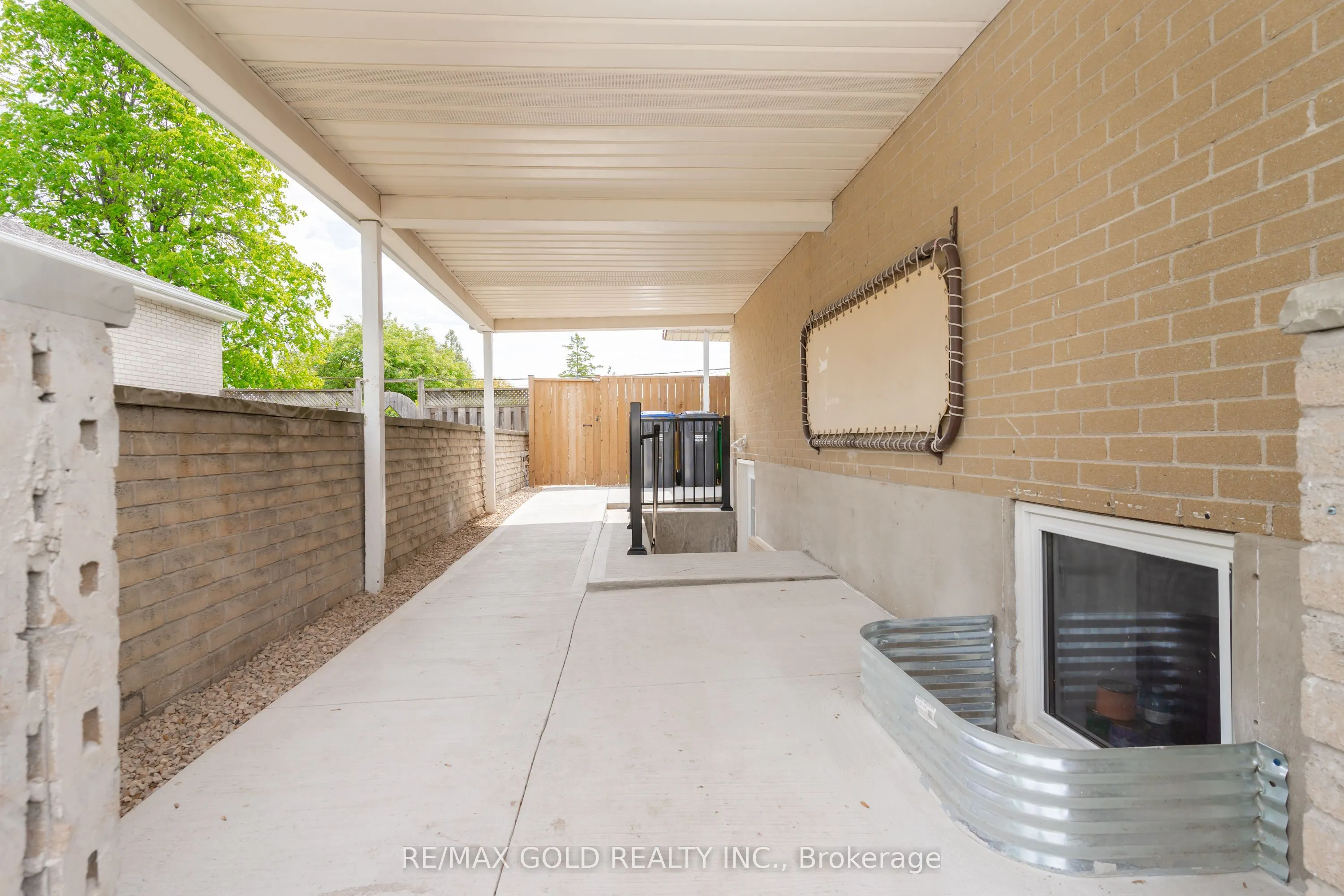 22 Carlyle Crescent