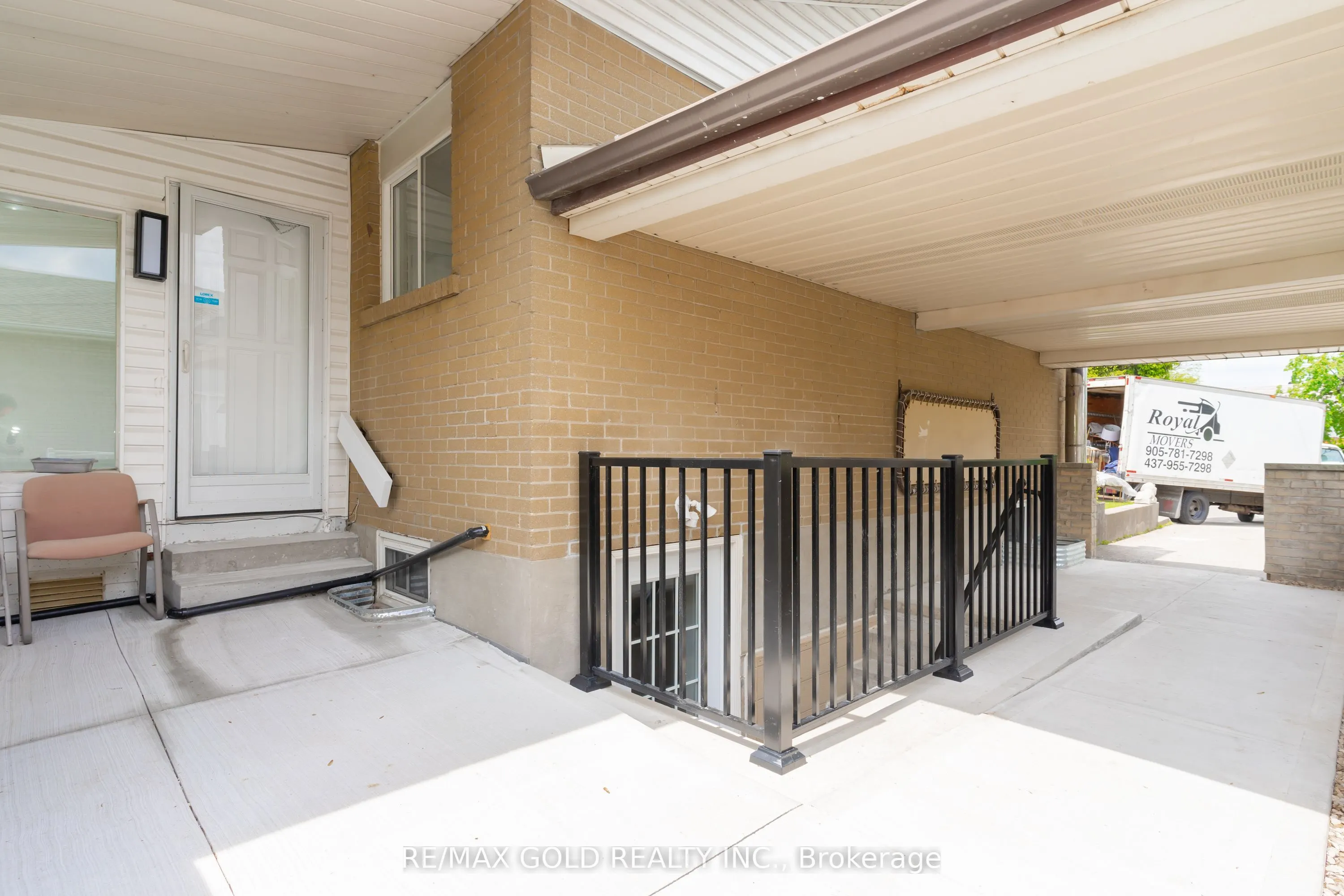 22 Carlyle Crescent
