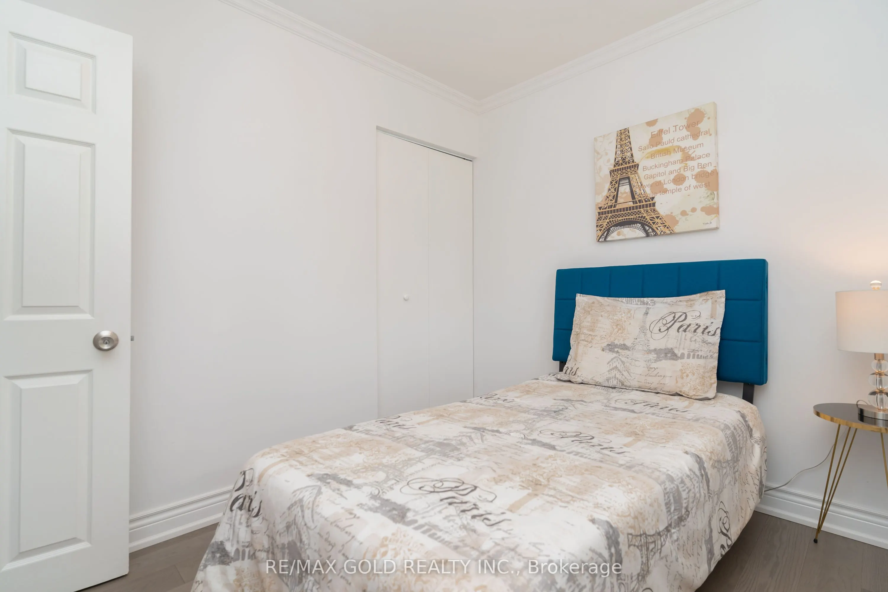 22 Carlyle Crescent